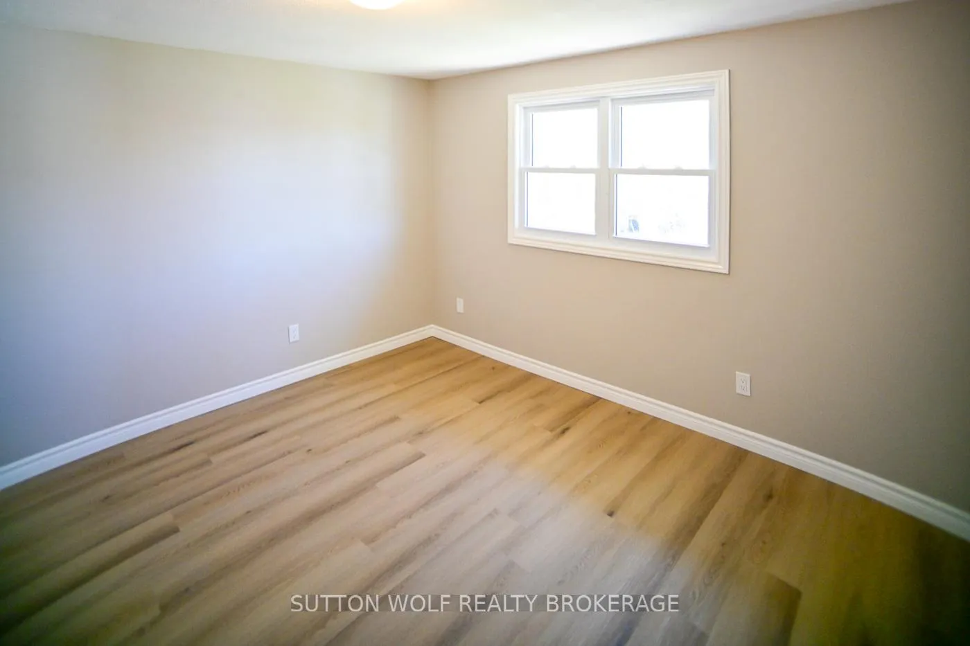 Photo 10 of 190 Southfield Drive, Strathroy-Caradoc, SW — HOMEH