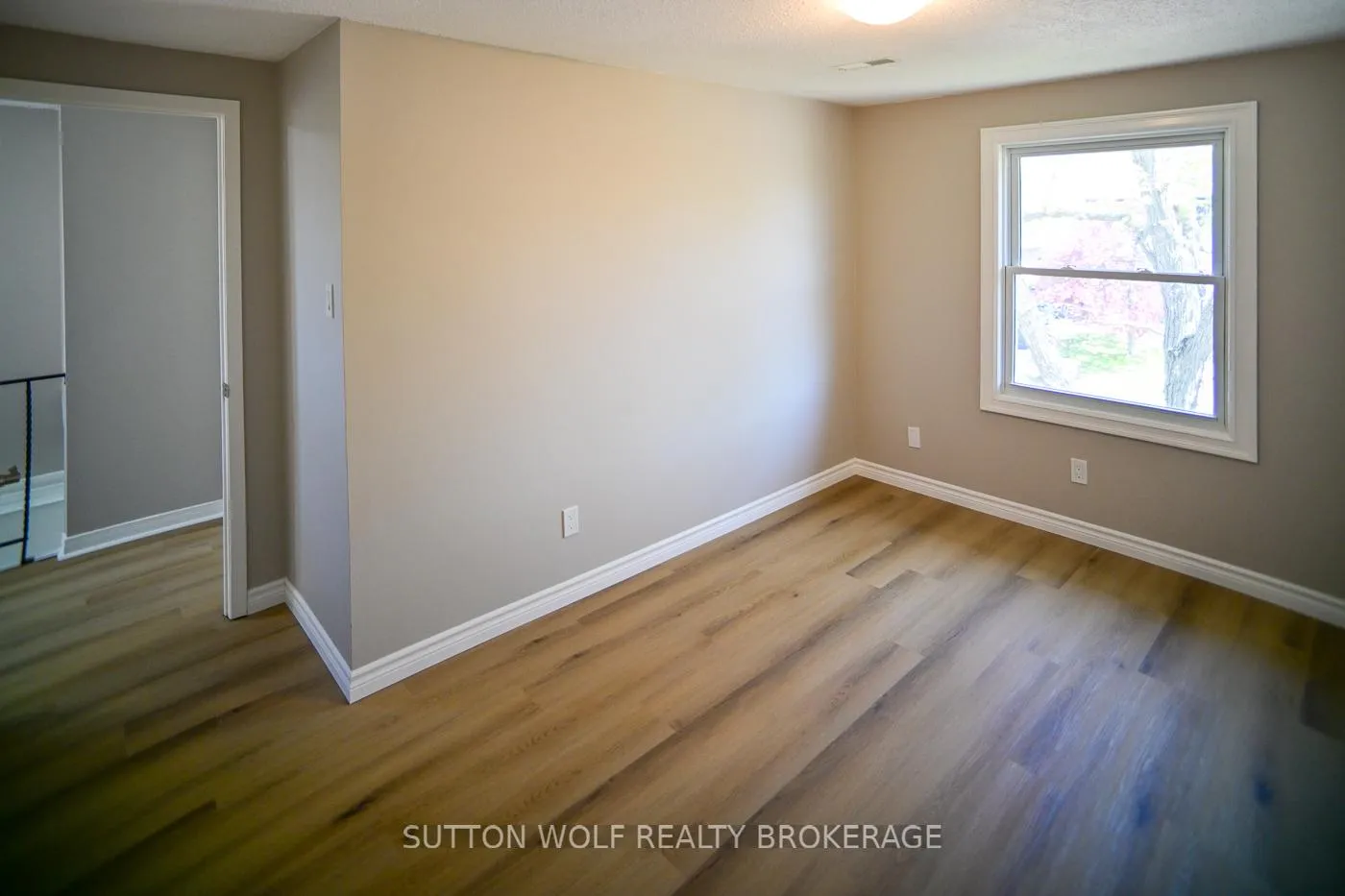 Photo 12 of 190 Southfield Drive, Strathroy-Caradoc, SW — HOMEH