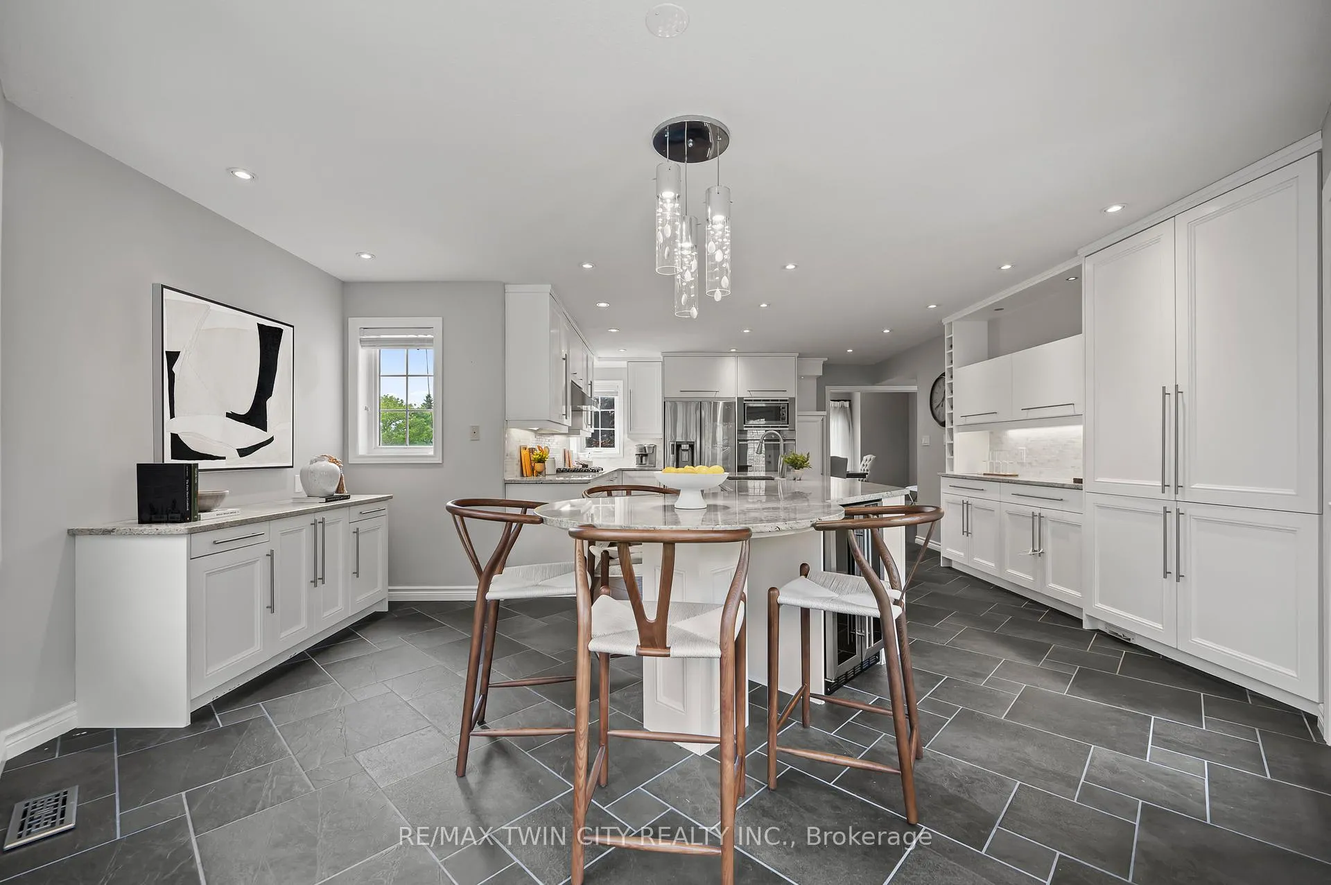 Photo 11 of 18 Weberlyn Crescent, Woolwich — HOMEH