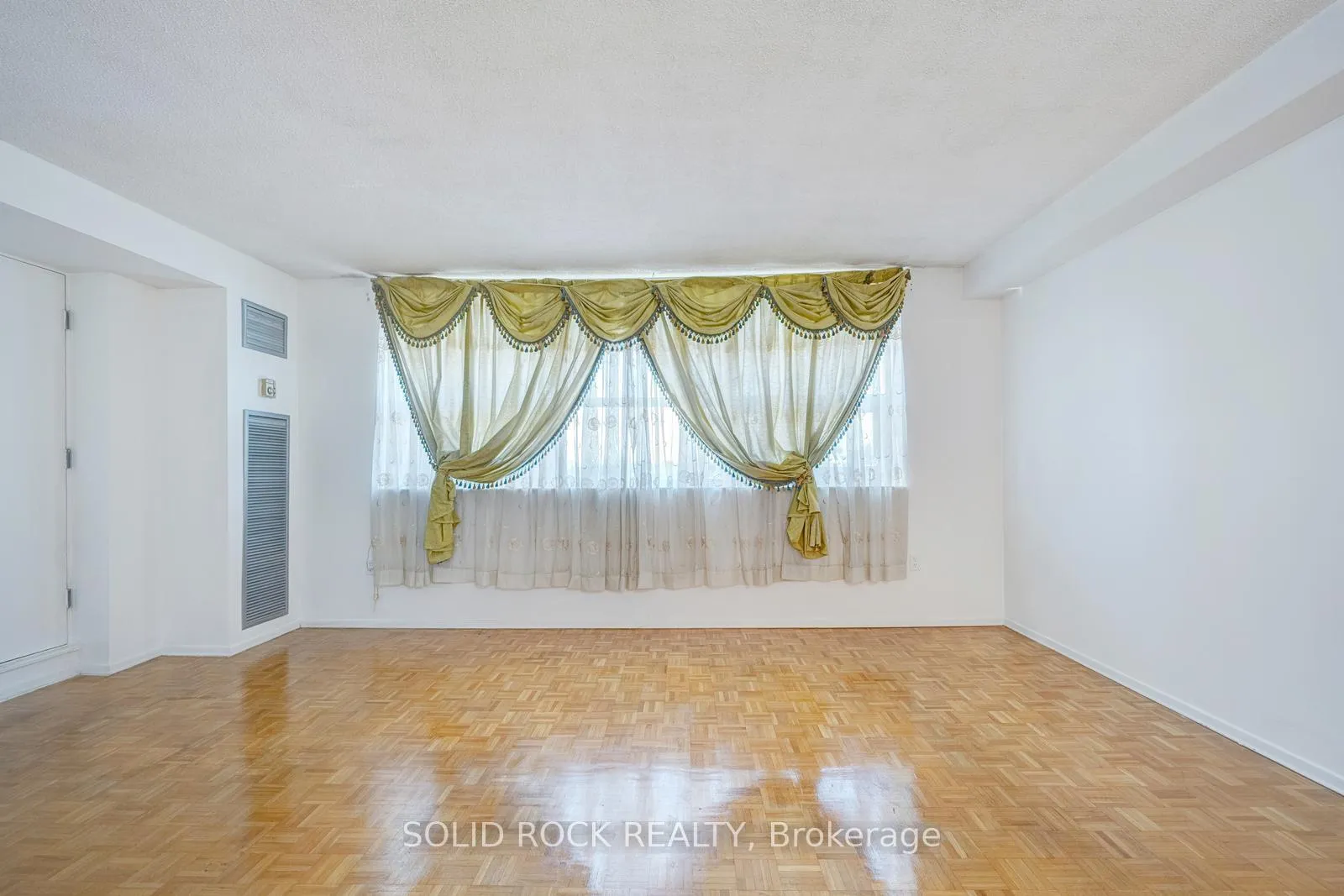 Photo 8 of Unit 610, 4 Lisa Street, Brampton, Queen Street Corridor — HOMEH