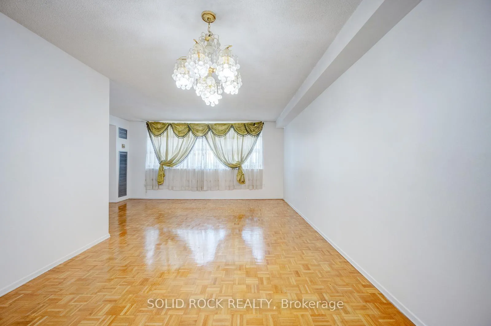 Photo 10 of Unit 610, 4 Lisa Street, Brampton, Queen Street Corridor — HOMEH