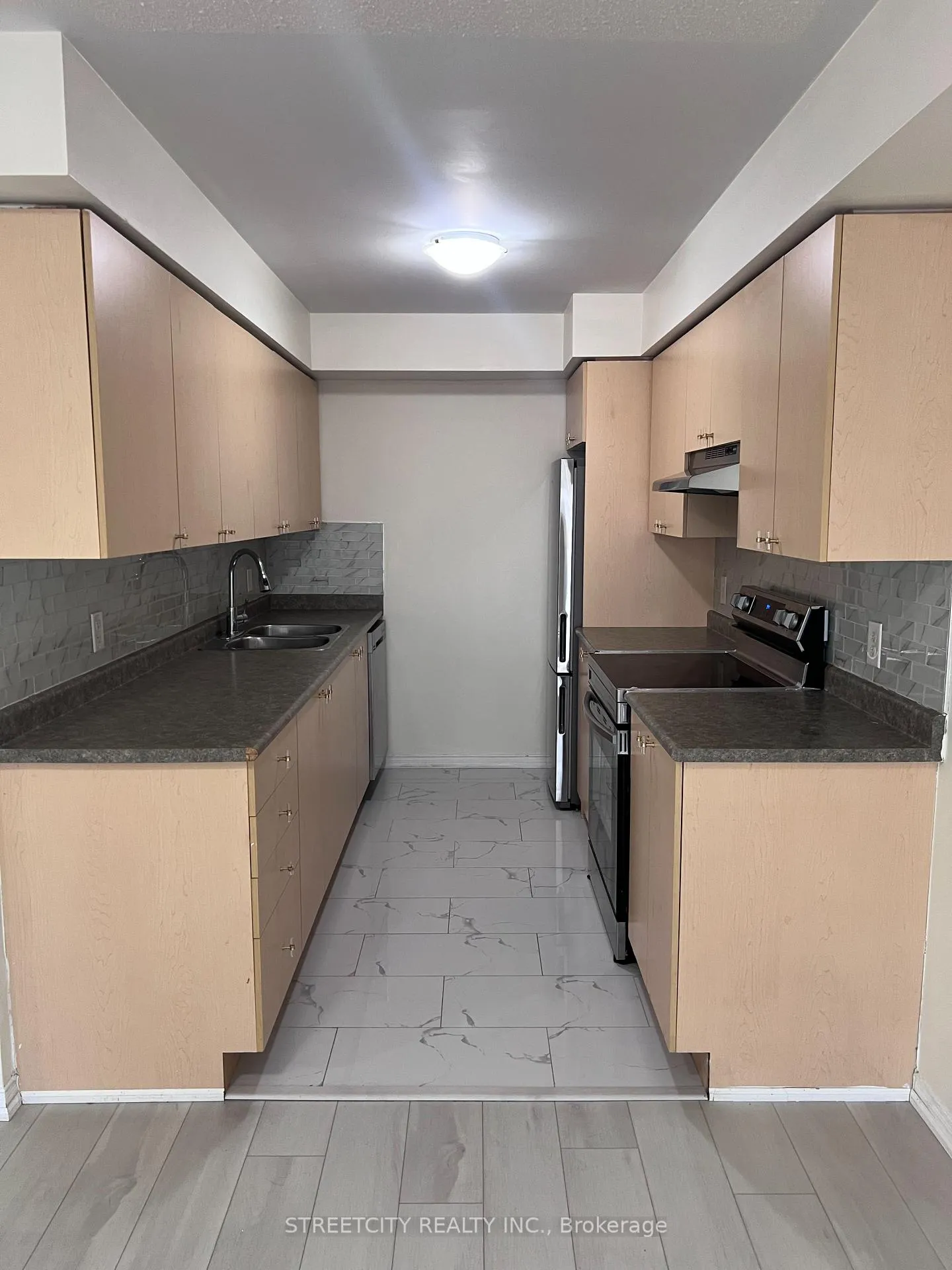 Photo 7 of Unit 329, 4975 Southampton Drive, Mississauga, Churchill Meadows — HOMEH