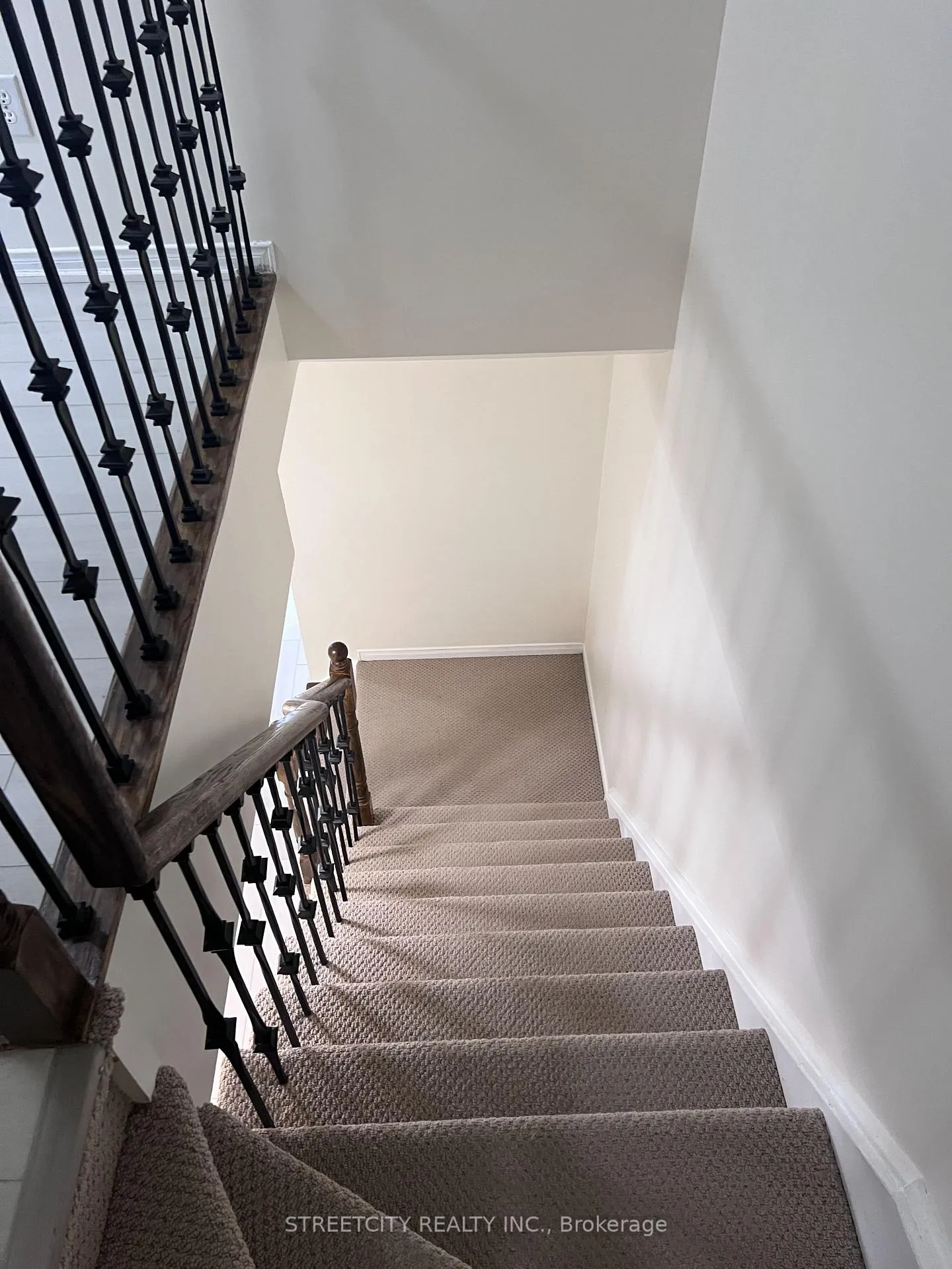 Photo 14 of Unit 329, 4975 Southampton Drive, Mississauga, Churchill Meadows — HOMEH