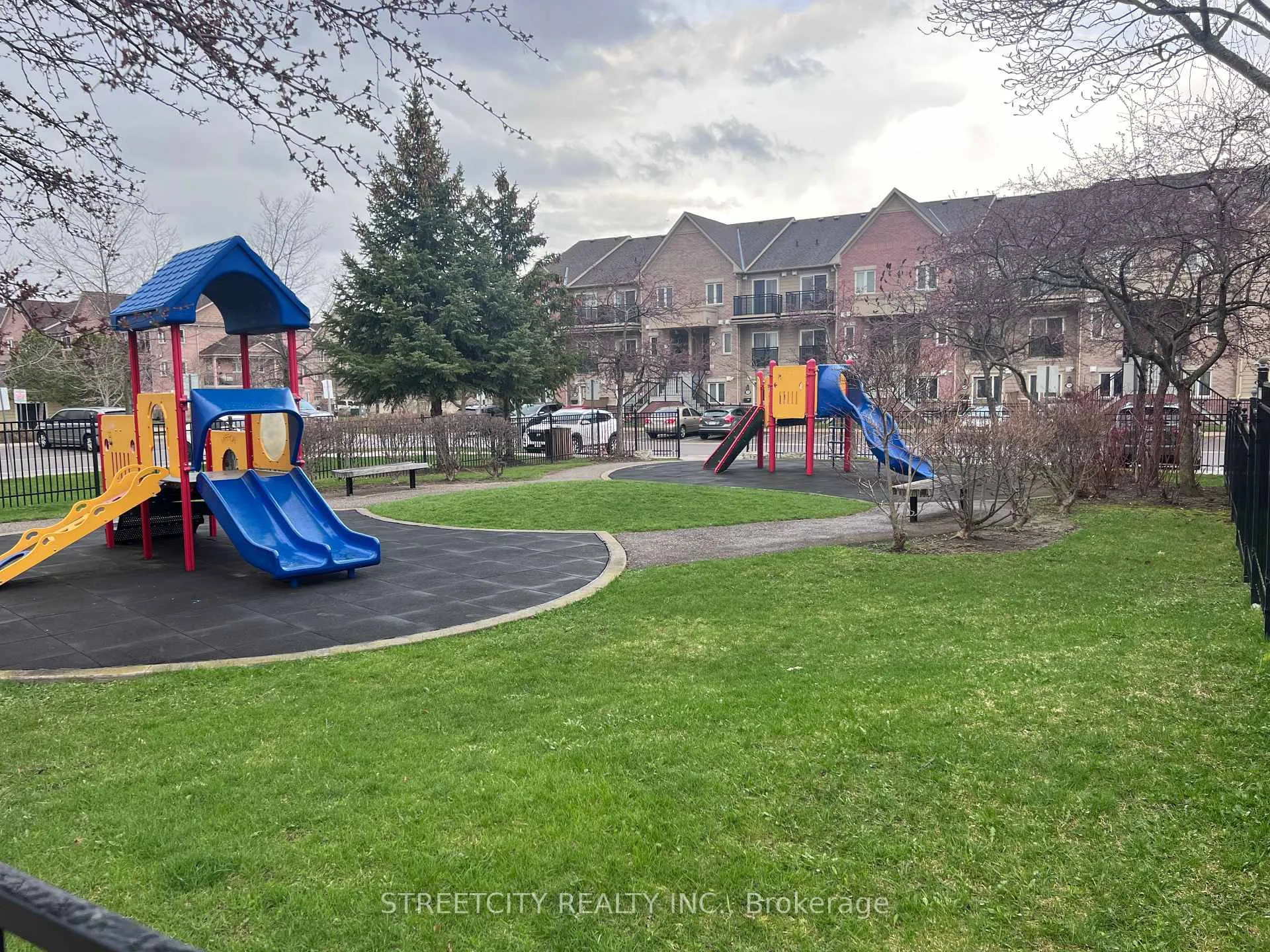 Photo 24 of Unit 329, 4975 Southampton Drive, Mississauga, Churchill Meadows — HOMEH