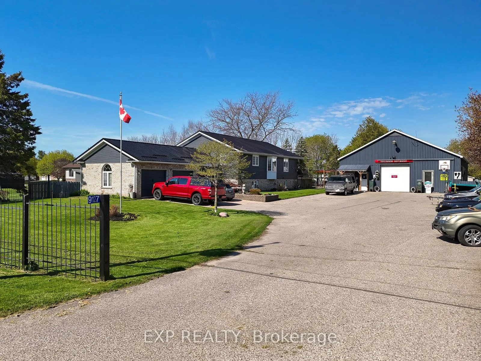 Photo 2 of 9127 Hacienda Road, Malahide, Rural Malahide — HOMEH