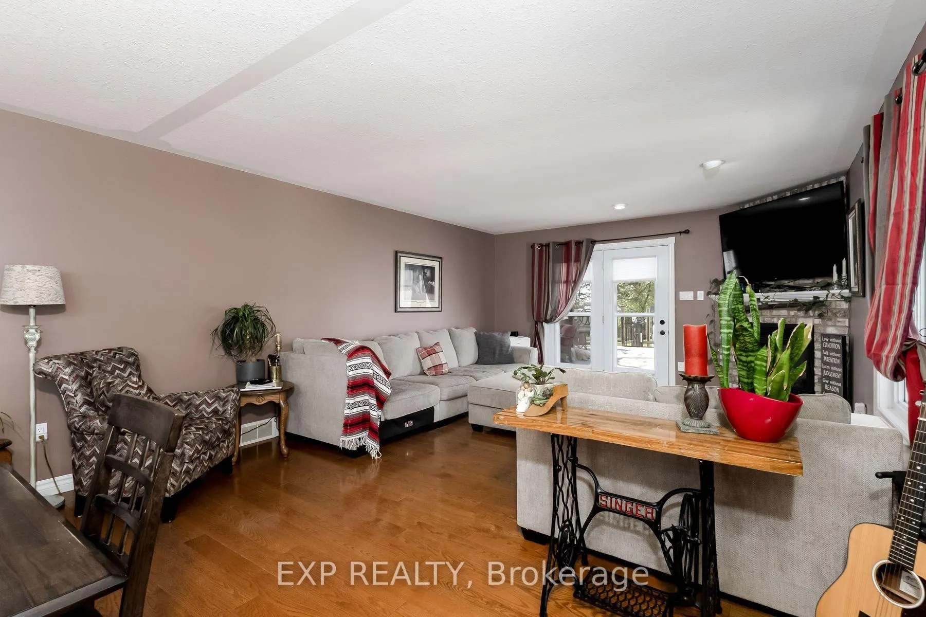 Photo 11 of 9127 Hacienda Road, Malahide, Rural Malahide — HOMEH
