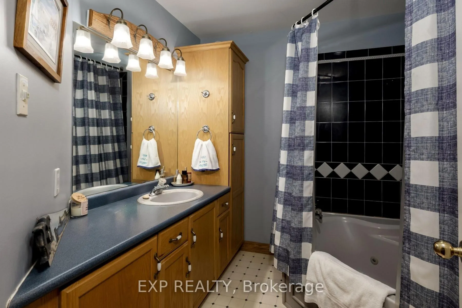 Photo 14 of 9127 Hacienda Road, Malahide, Rural Malahide — HOMEH