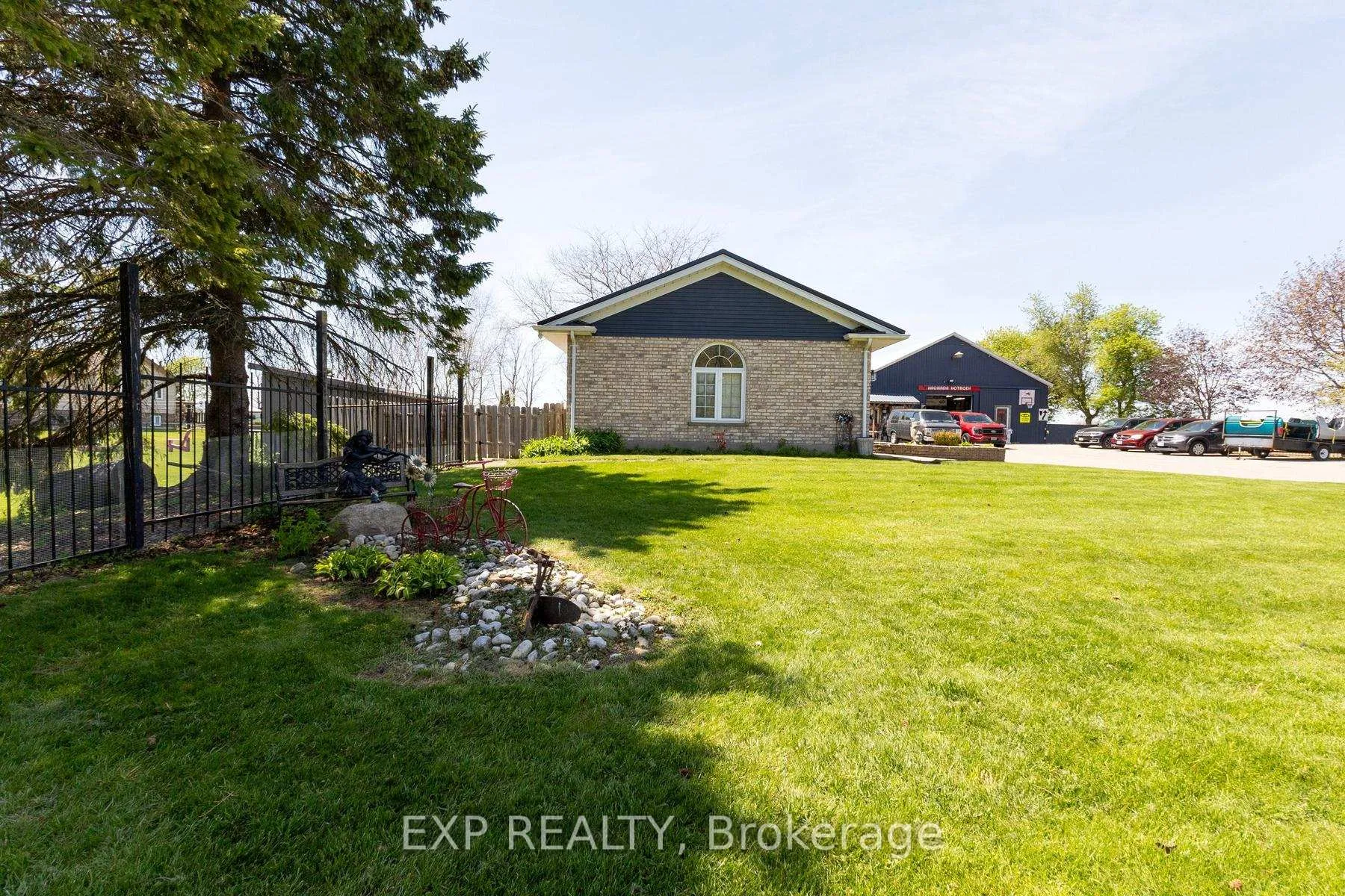 Photo 39 of 9127 Hacienda Road, Malahide, Rural Malahide — HOMEH