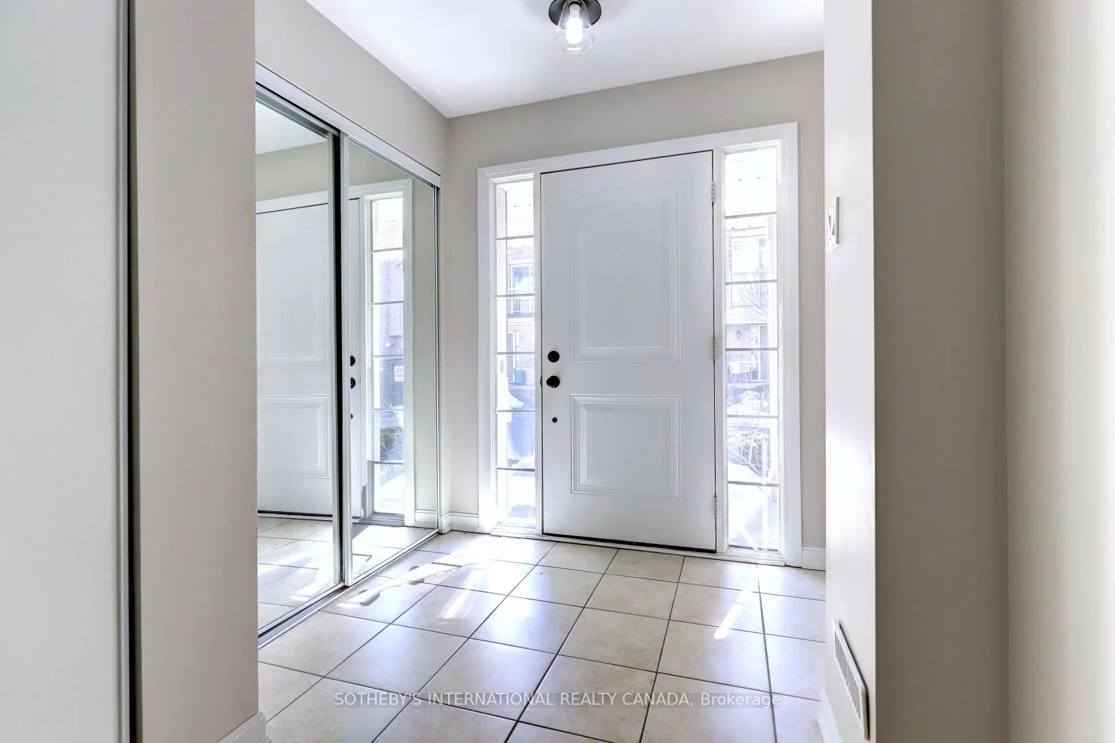 Photo 3 of Unit 78, 165 Hampshire Way, Milton, Dempsey — HOMEH