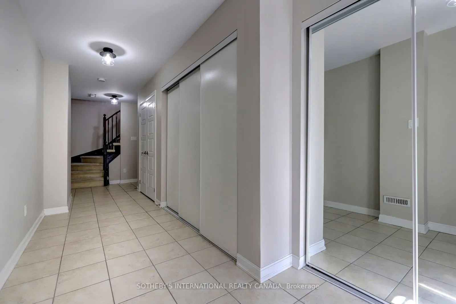 Photo 4 of Unit 78, 165 Hampshire Way, Milton, Dempsey — HOMEH