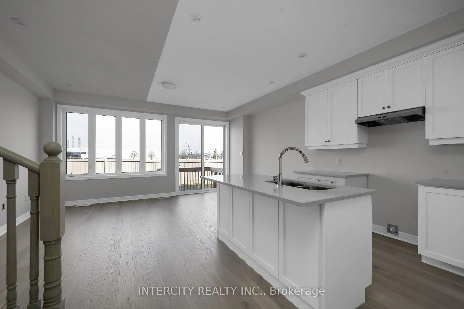 Photo 7 of 176 Mumbai Drive, Markham, Middlefield — HOMEH