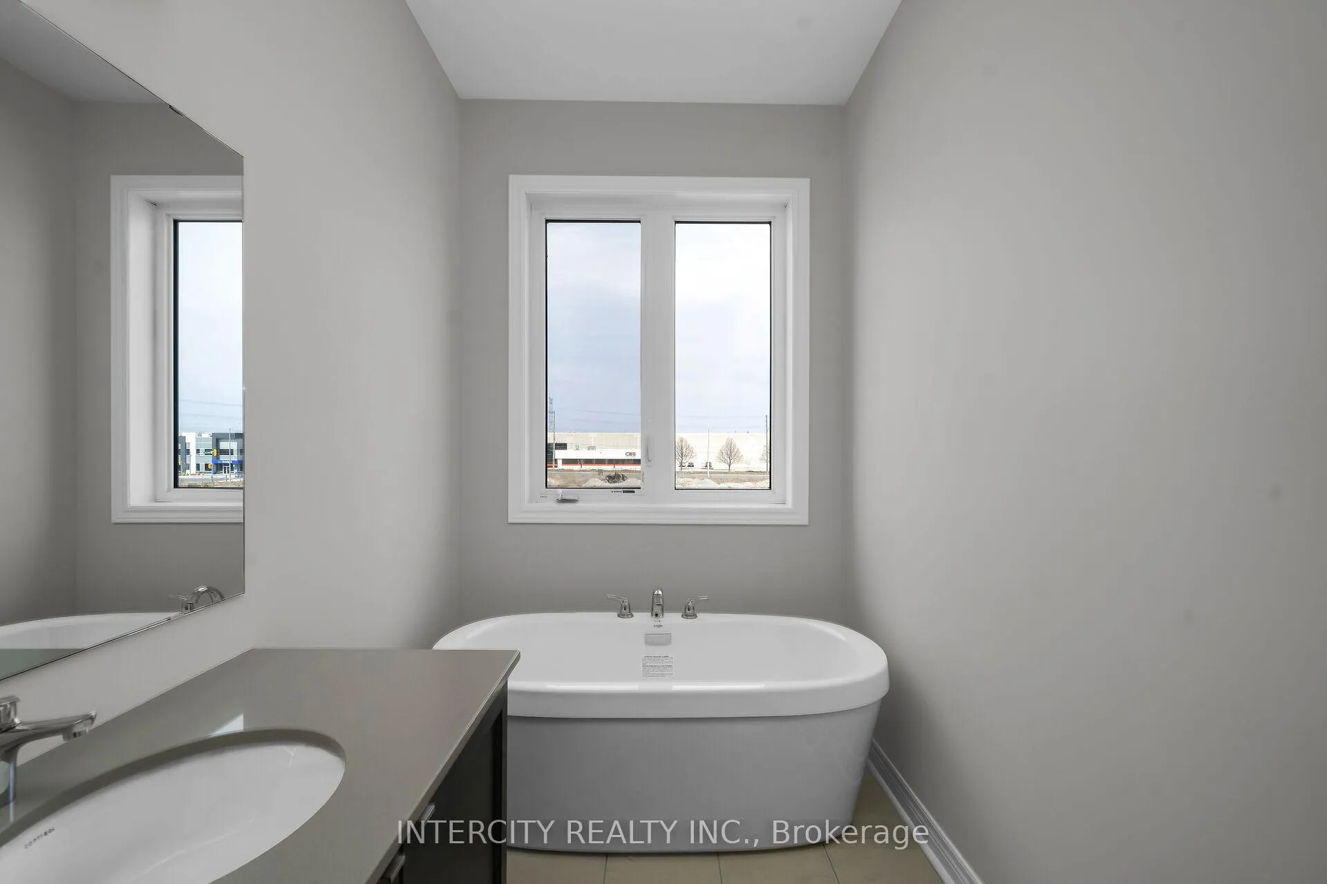 Photo 20 of 176 Mumbai Drive, Markham, Middlefield — HOMEH