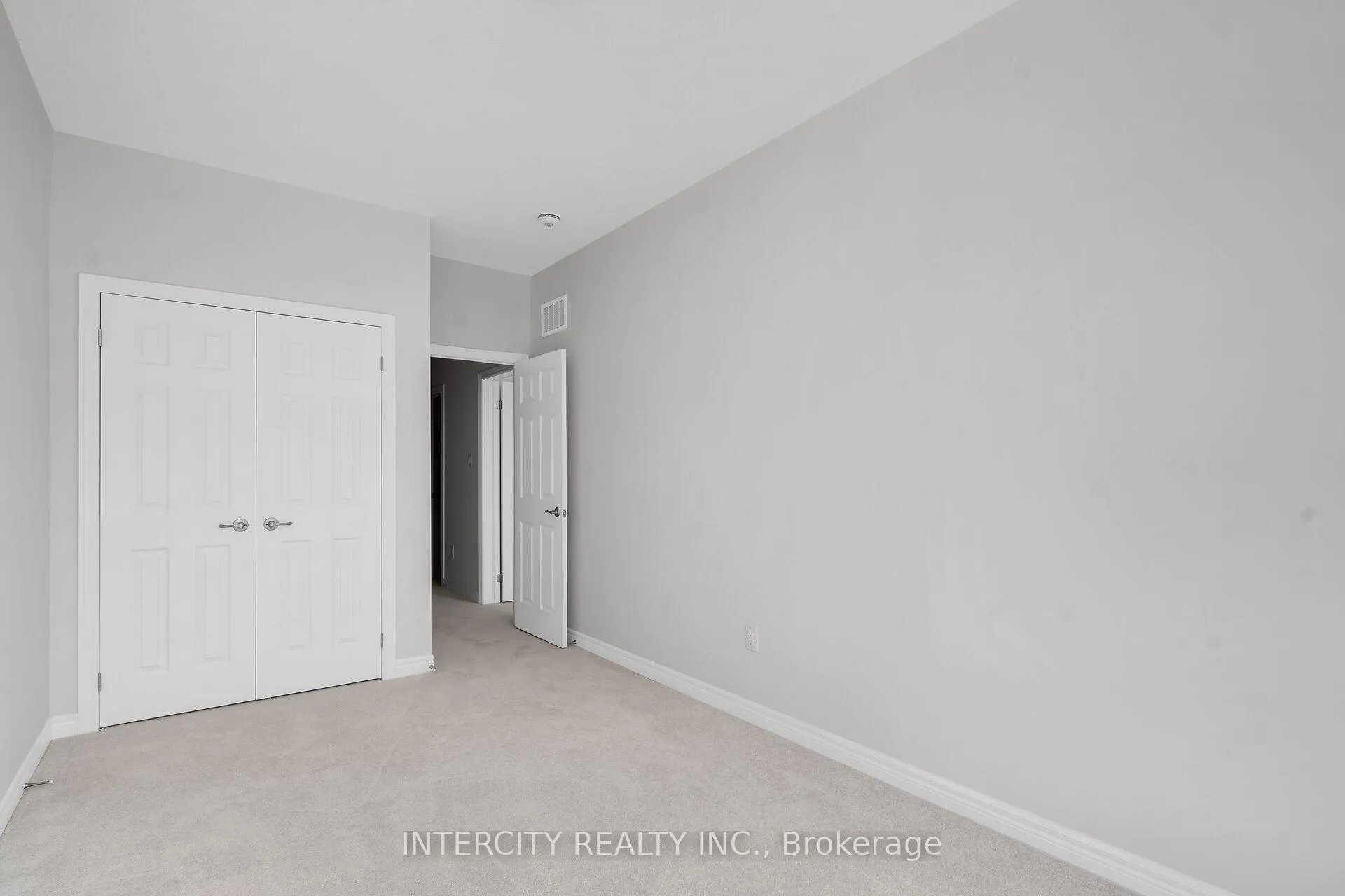 Photo 24 of 176 Mumbai Drive, Markham, Middlefield — HOMEH