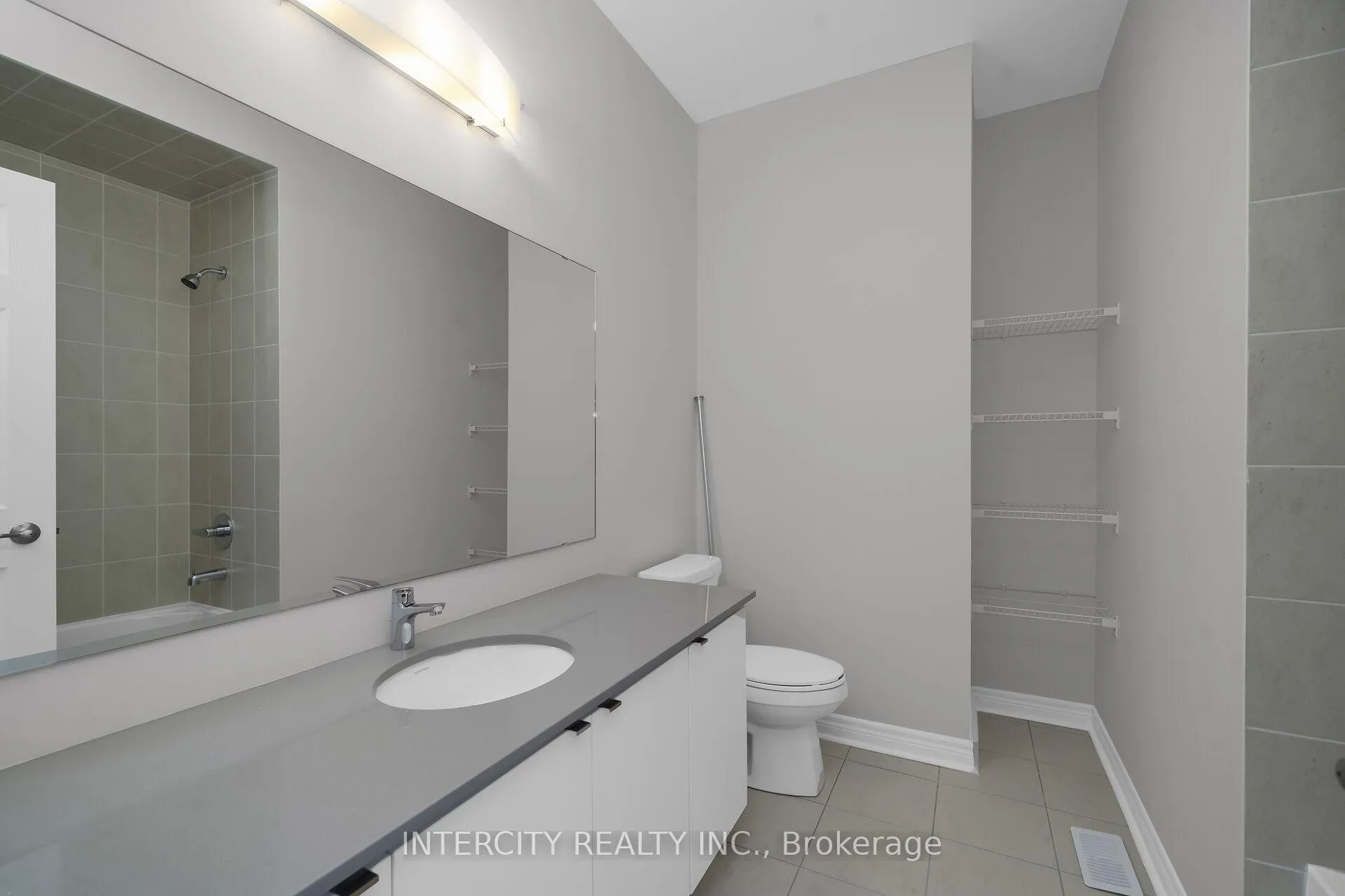 Photo 25 of 176 Mumbai Drive, Markham, Middlefield — HOMEH