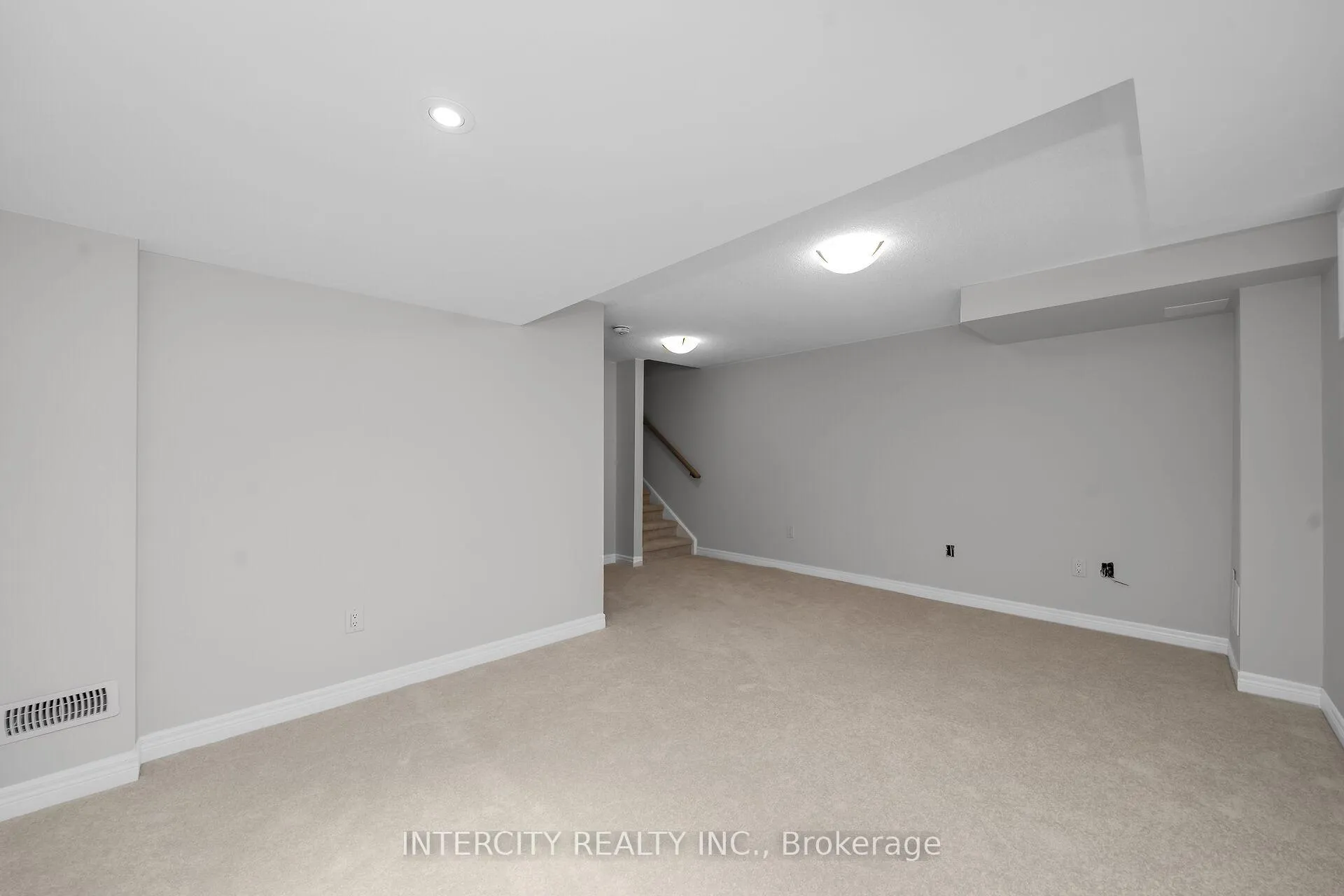 Photo 27 of 176 Mumbai Drive, Markham, Middlefield — HOMEH