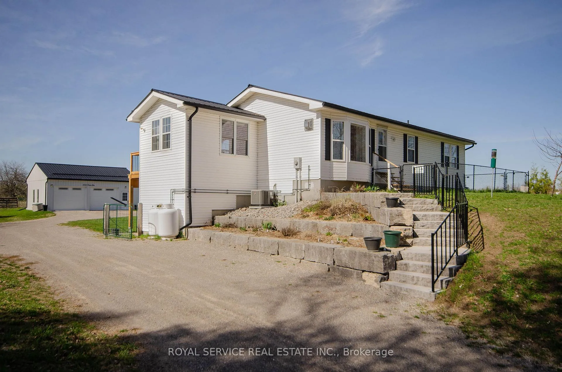 Photo 3 of 1206 Centre Line, Asphodel-Norwood, Rural Asphodel-Norwood — HOMEH