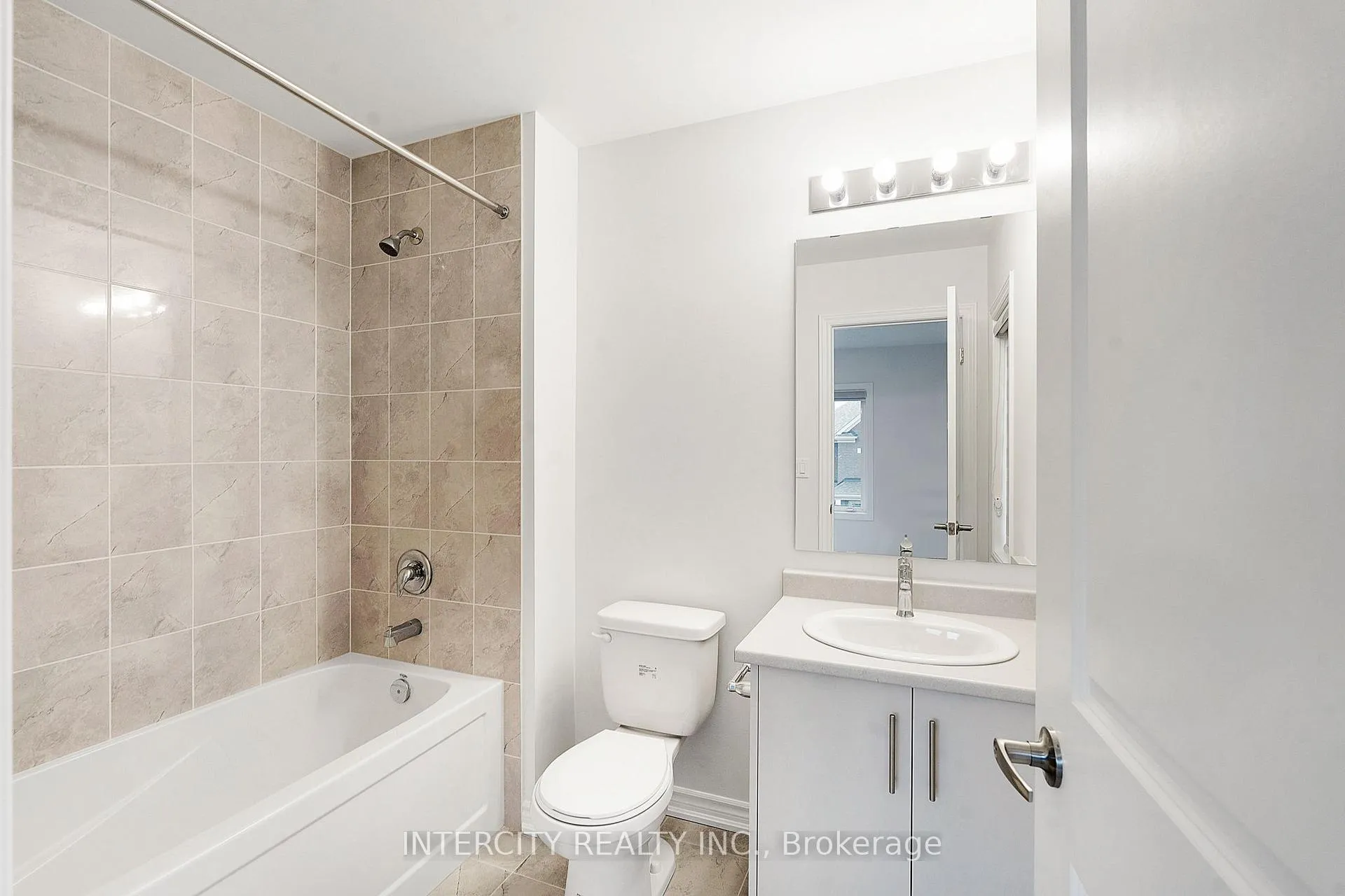 Photo 21 of 48 Watkins Road, Brampton, Sandringham-Wellington North — HOMEH