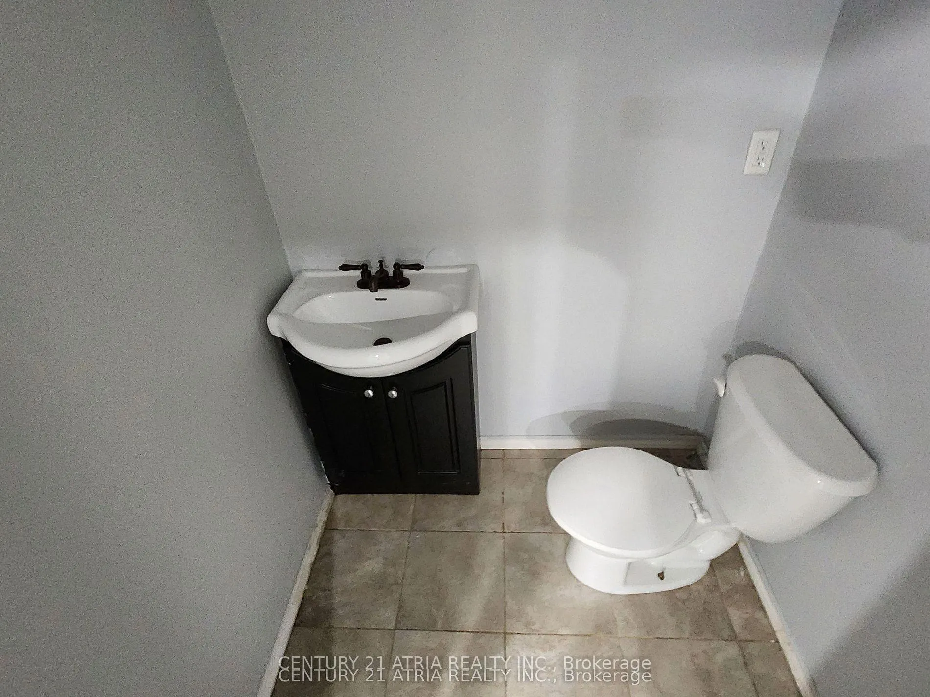 Photo 16 of Unit BSMT, 49 Lawrence Crescent, Clarington, Bowmanville — HOMEH