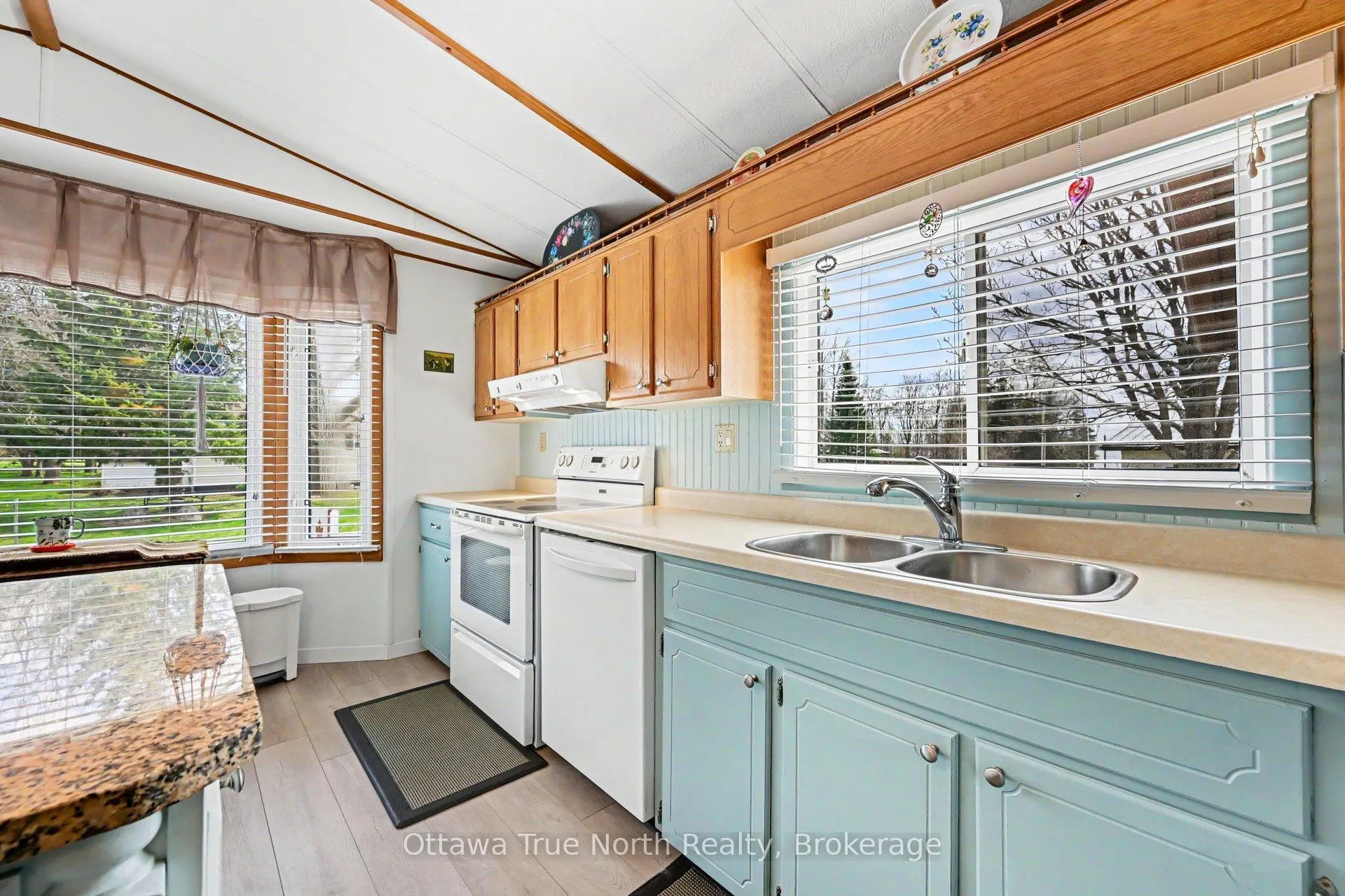 Photo 5 of 15 Hardwood Lane, McNab/Braeside, Mcnab/Braeside Twps — HOMEH