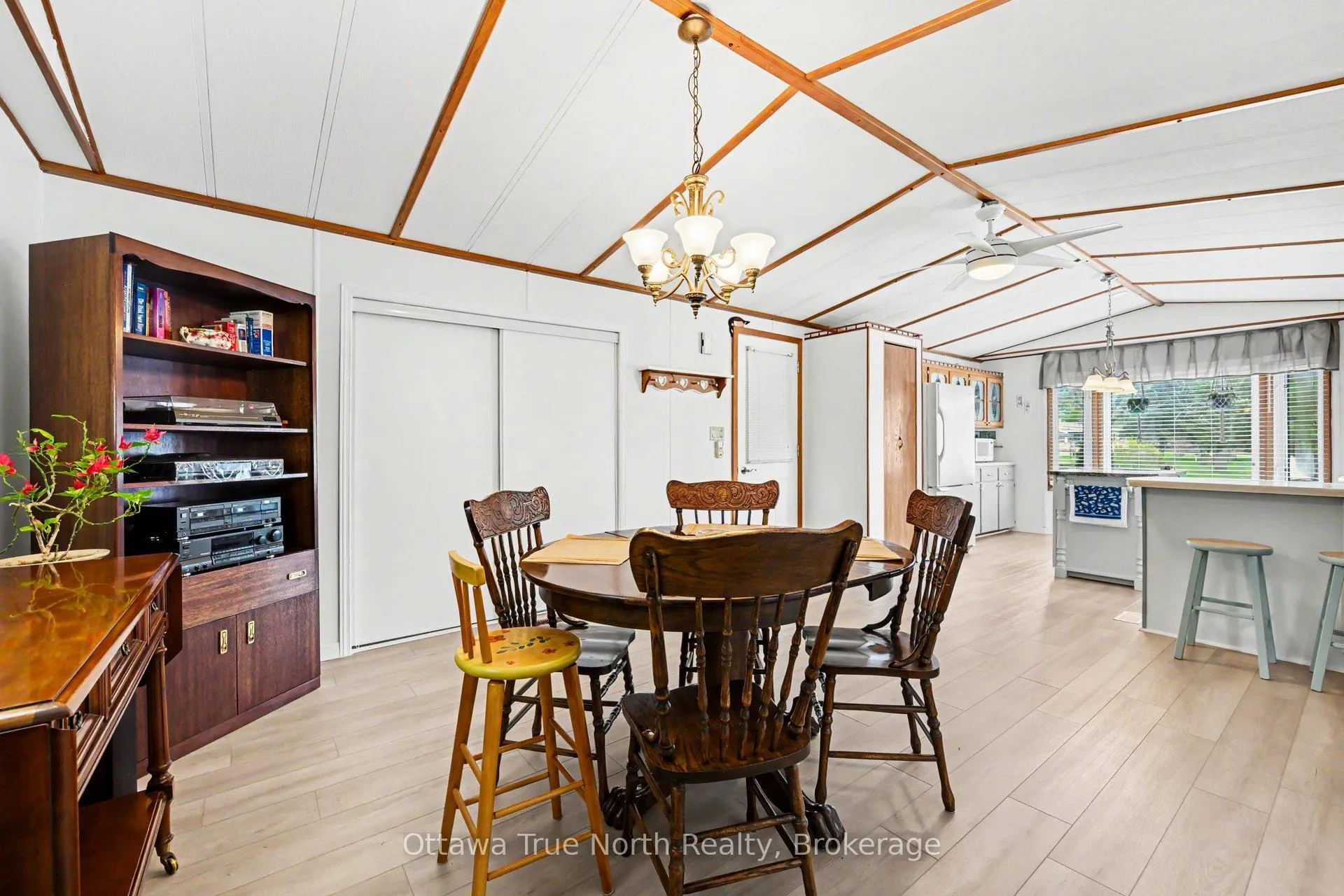 Photo 8 of 15 Hardwood Lane, McNab/Braeside, Mcnab/Braeside Twps — HOMEH