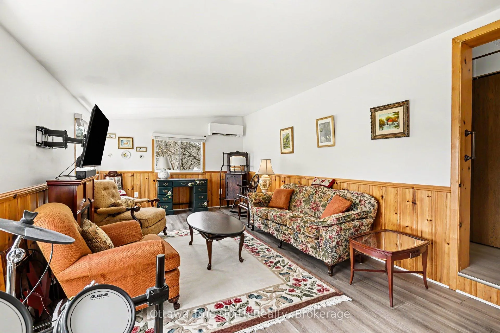 Photo 17 of 15 Hardwood Lane, McNab/Braeside, Mcnab/Braeside Twps — HOMEH