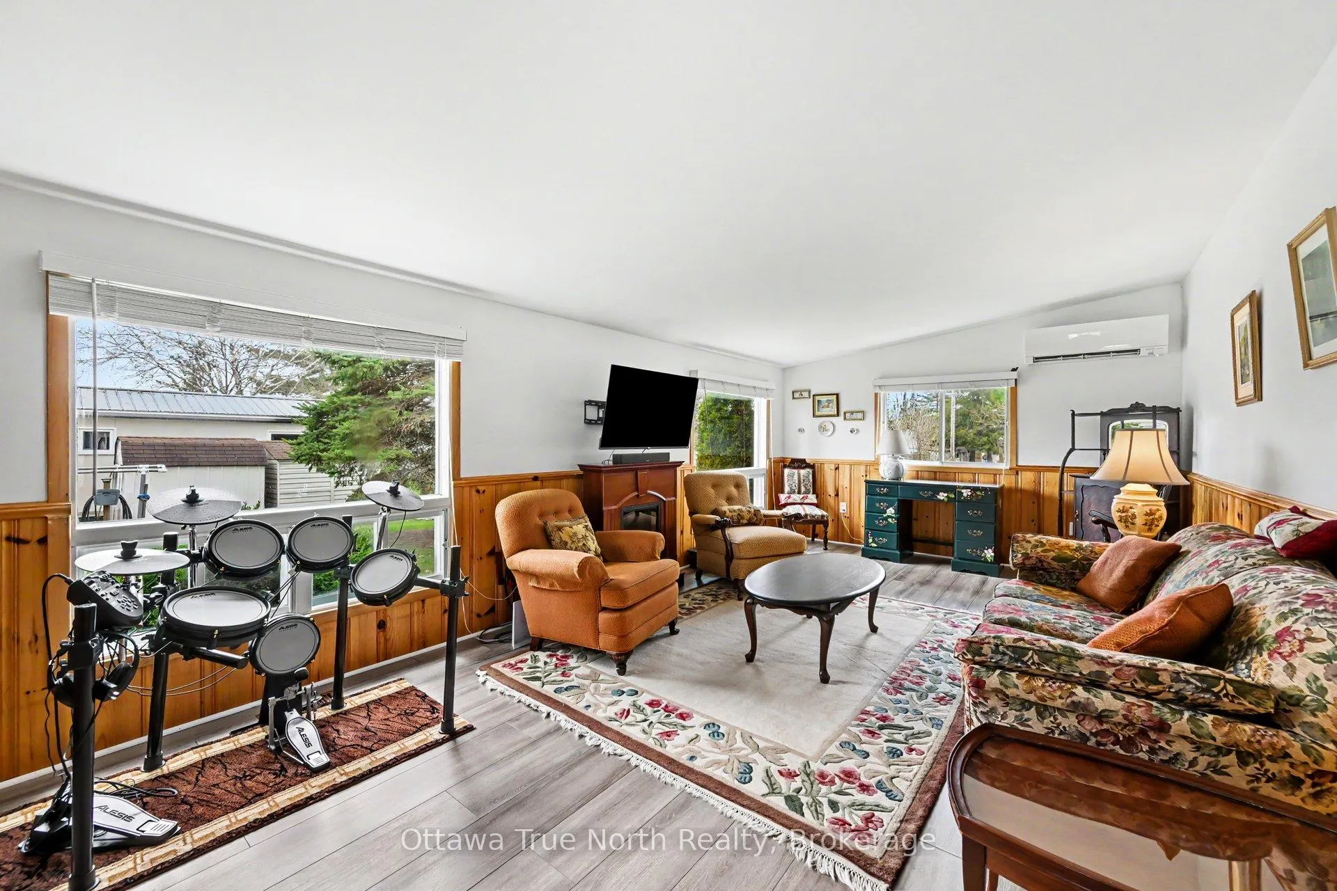 Photo 18 of 15 Hardwood Lane, McNab/Braeside, Mcnab/Braeside Twps — HOMEH