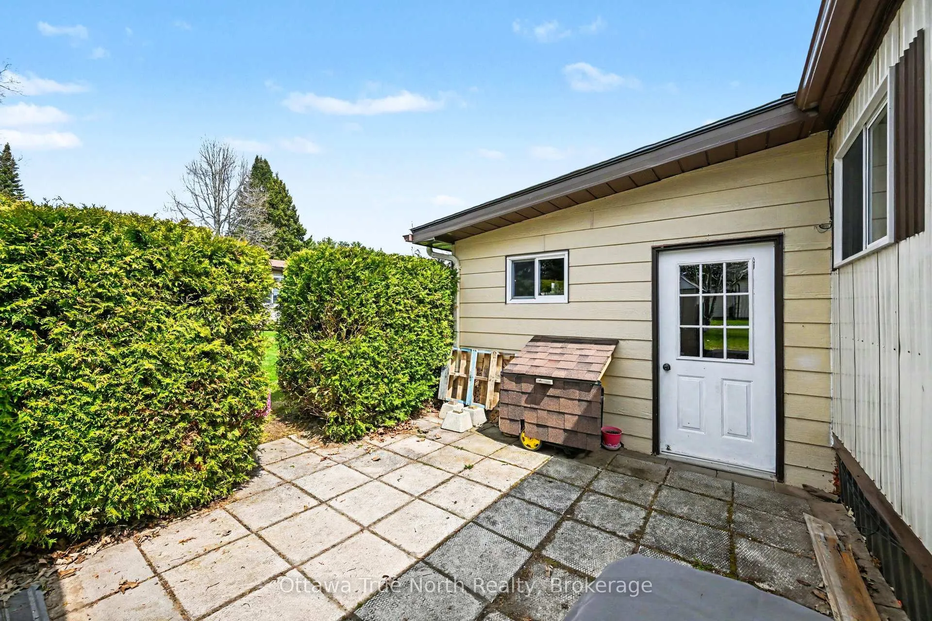 Photo 21 of 15 Hardwood Lane, McNab/Braeside, Mcnab/Braeside Twps — HOMEH