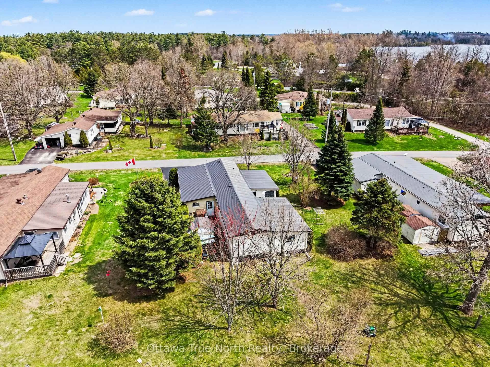 Photo 23 of 15 Hardwood Lane, McNab/Braeside, Mcnab/Braeside Twps — HOMEH