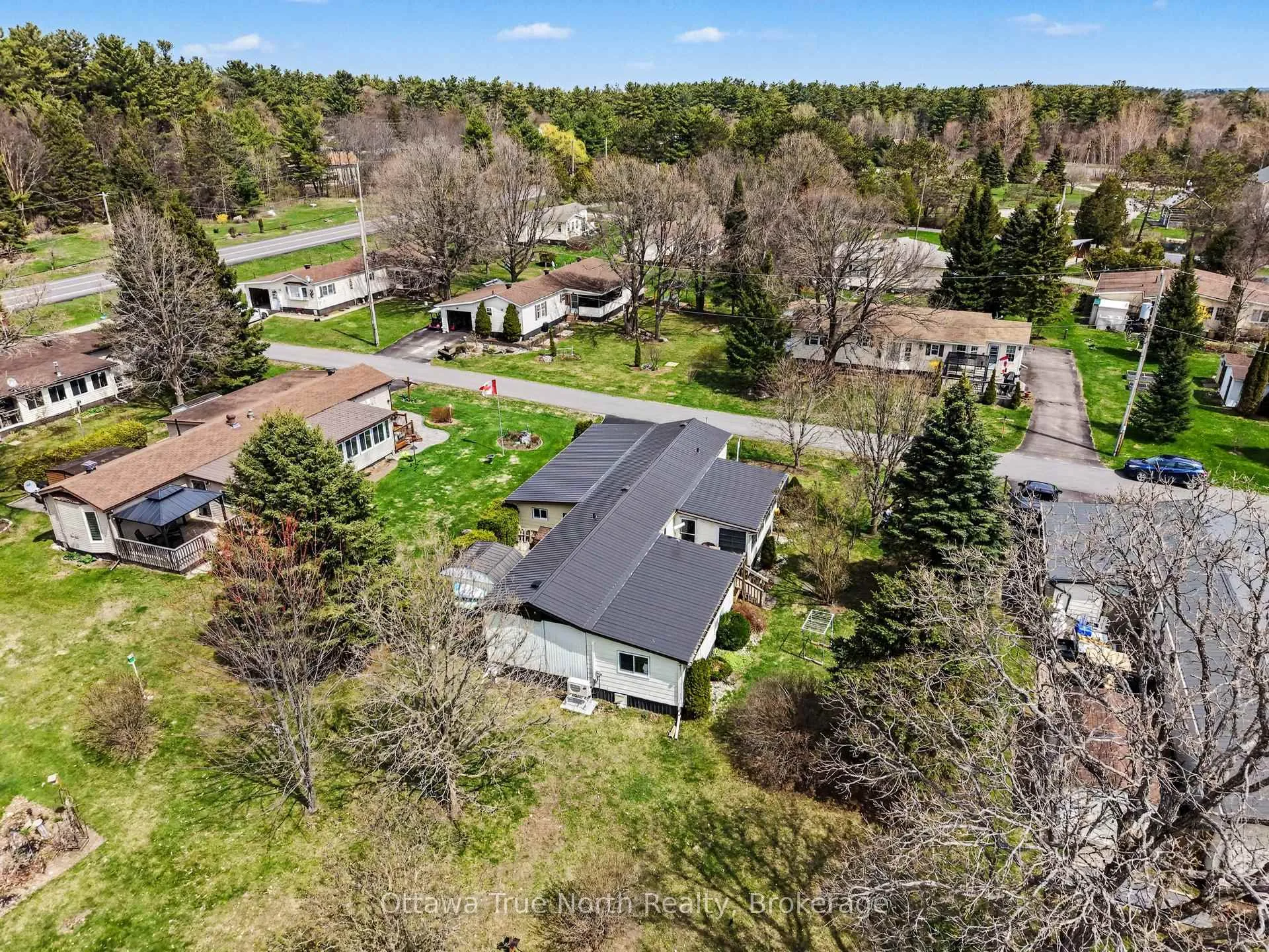 Photo 24 of 15 Hardwood Lane, McNab/Braeside, Mcnab/Braeside Twps — HOMEH