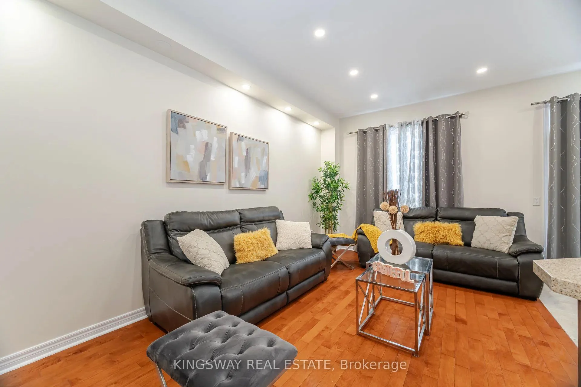 Photo 22 of 803 Khan Crescent, Mississauga, East Credit — HOMEH