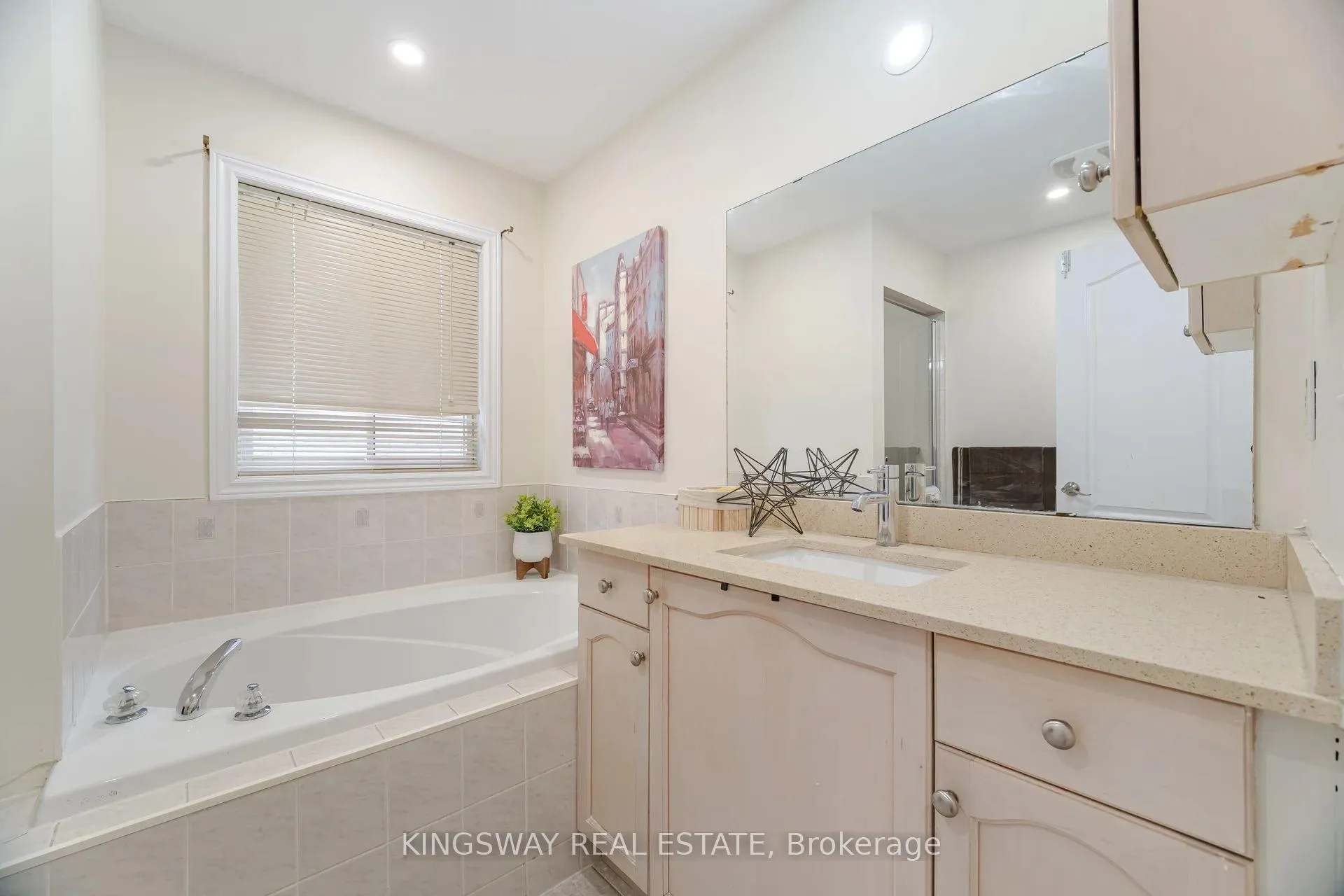 Photo 29 of 803 Khan Crescent, Mississauga, East Credit — HOMEH
