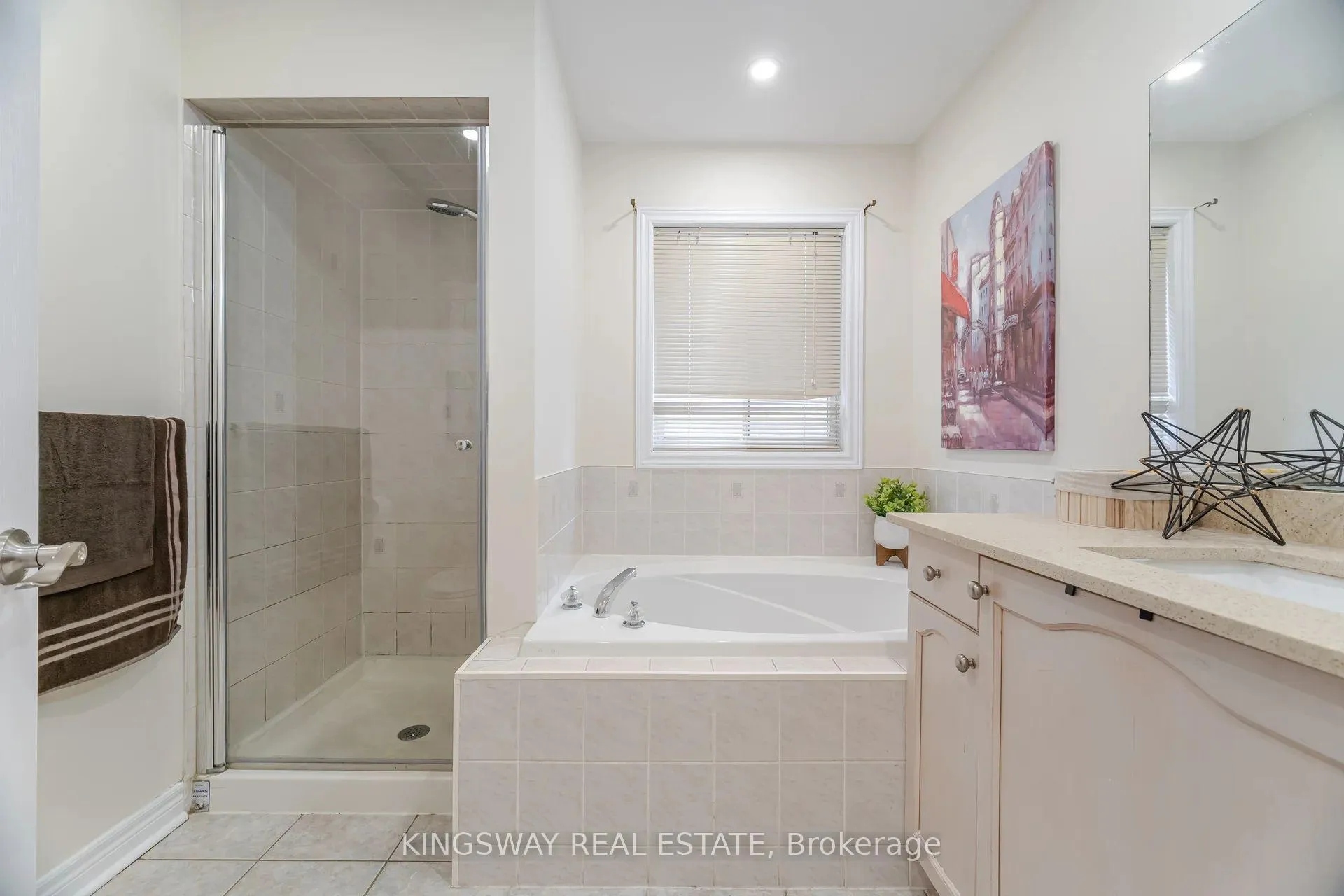Photo 30 of 803 Khan Crescent, Mississauga, East Credit — HOMEH