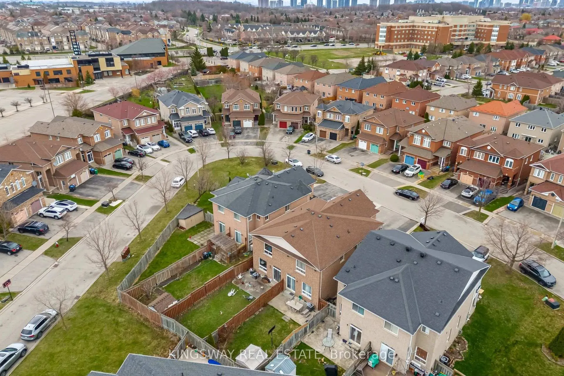 Photo 44 of 803 Khan Crescent, Mississauga, East Credit — HOMEH