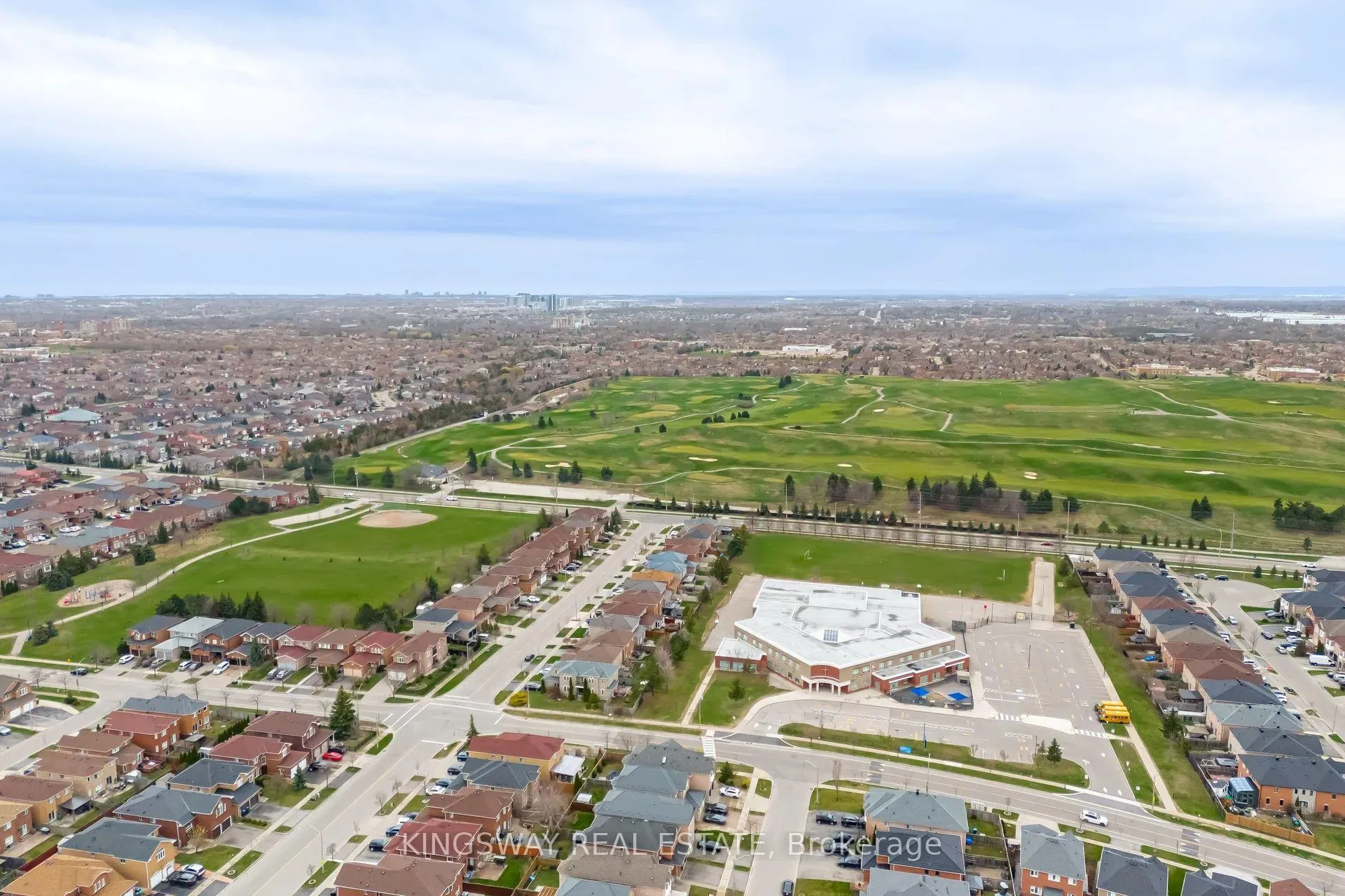 Photo 47 of 803 Khan Crescent, Mississauga, East Credit — HOMEH