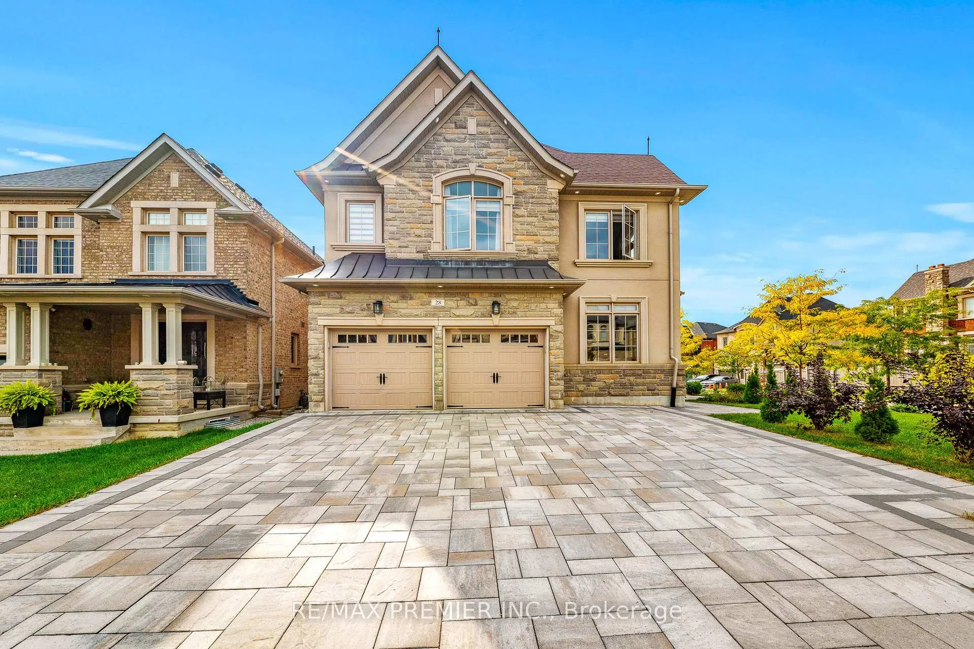 Photo 3 of 28 Rivoli Drive, Vaughan, Vellore Village — HOMEH