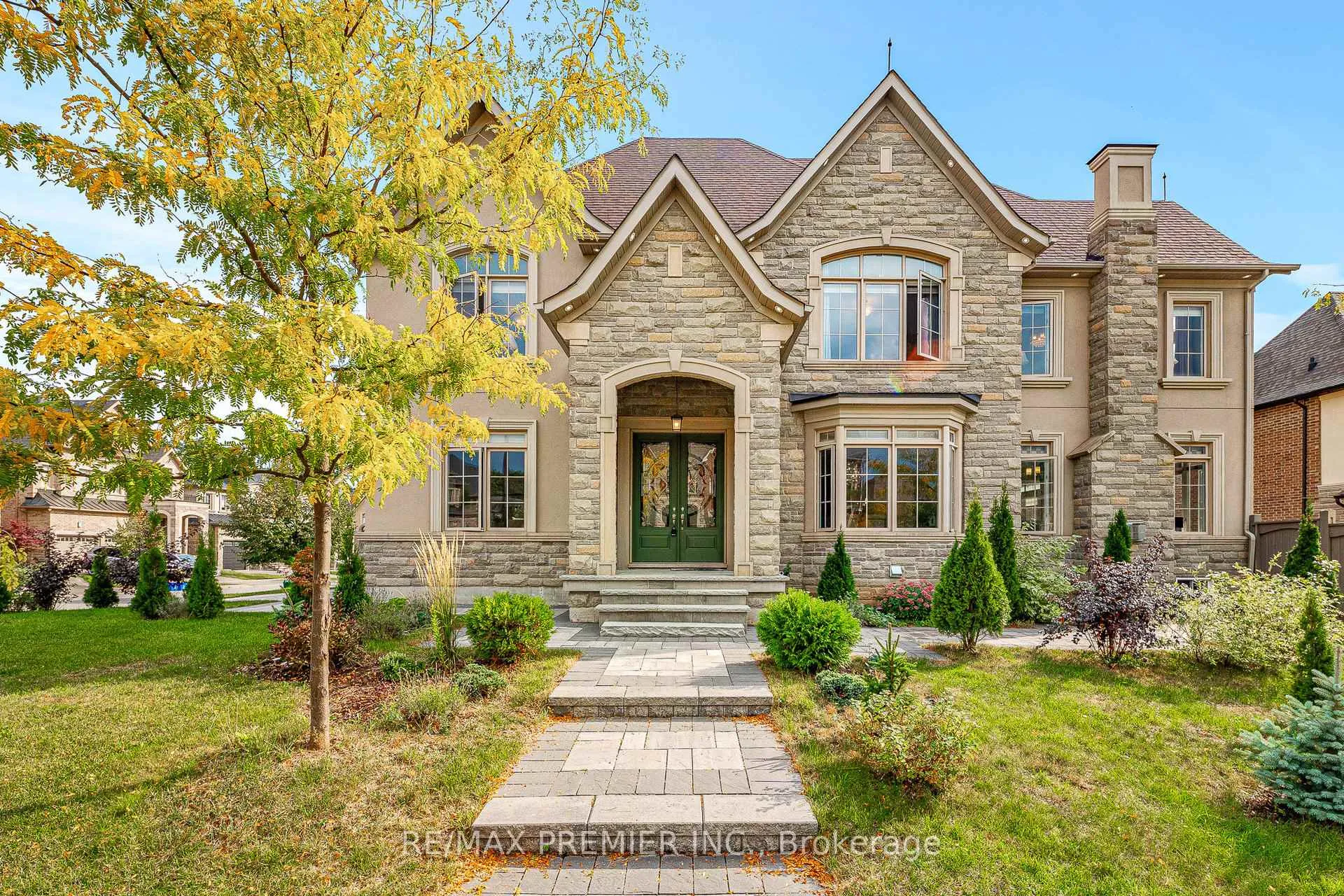 Photo 5 of 28 Rivoli Drive, Vaughan, Vellore Village — HOMEH