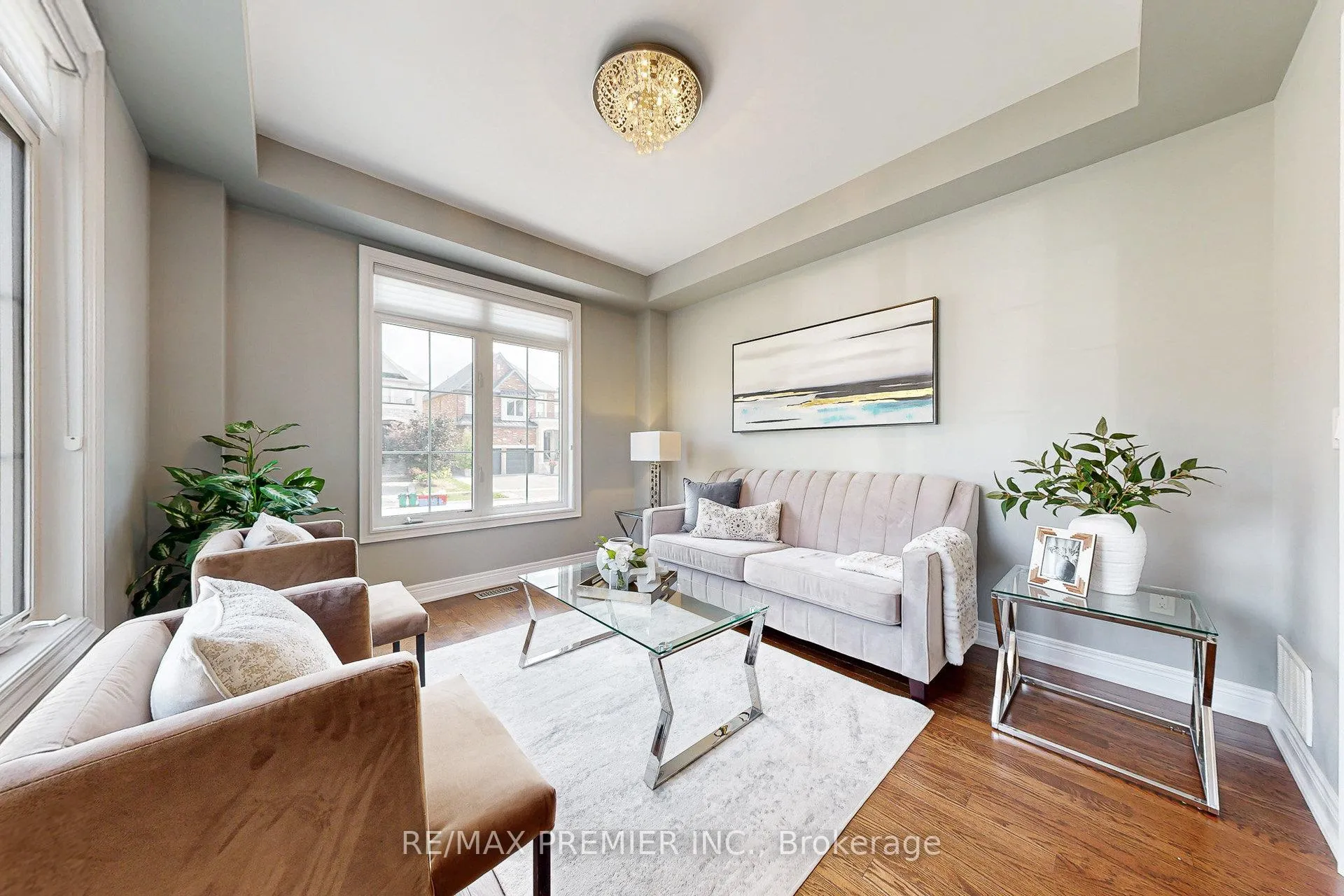 Photo 7 of 28 Rivoli Drive, Vaughan, Vellore Village — HOMEH