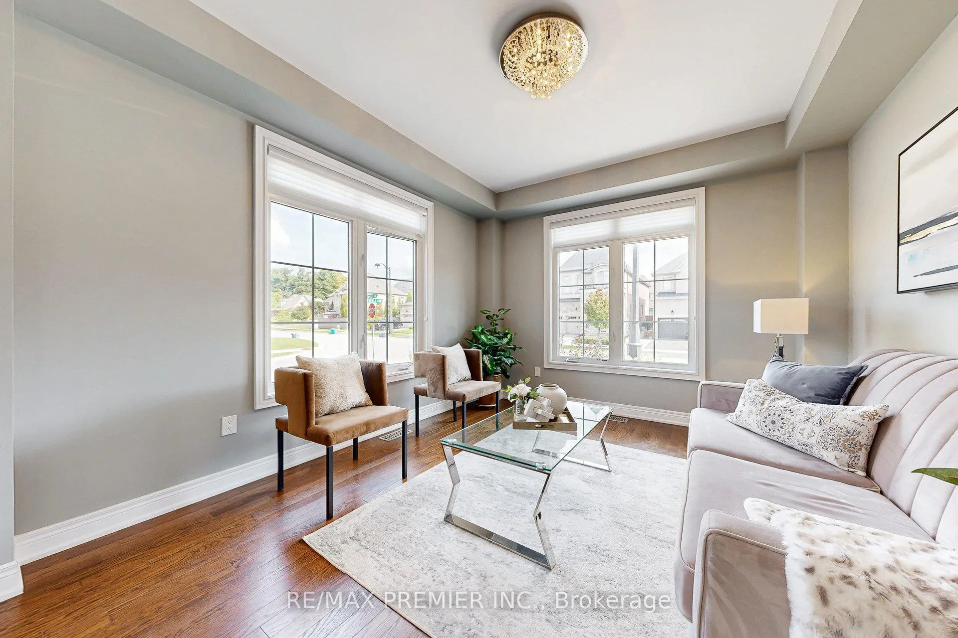 Photo 8 of 28 Rivoli Drive, Vaughan, Vellore Village — HOMEH