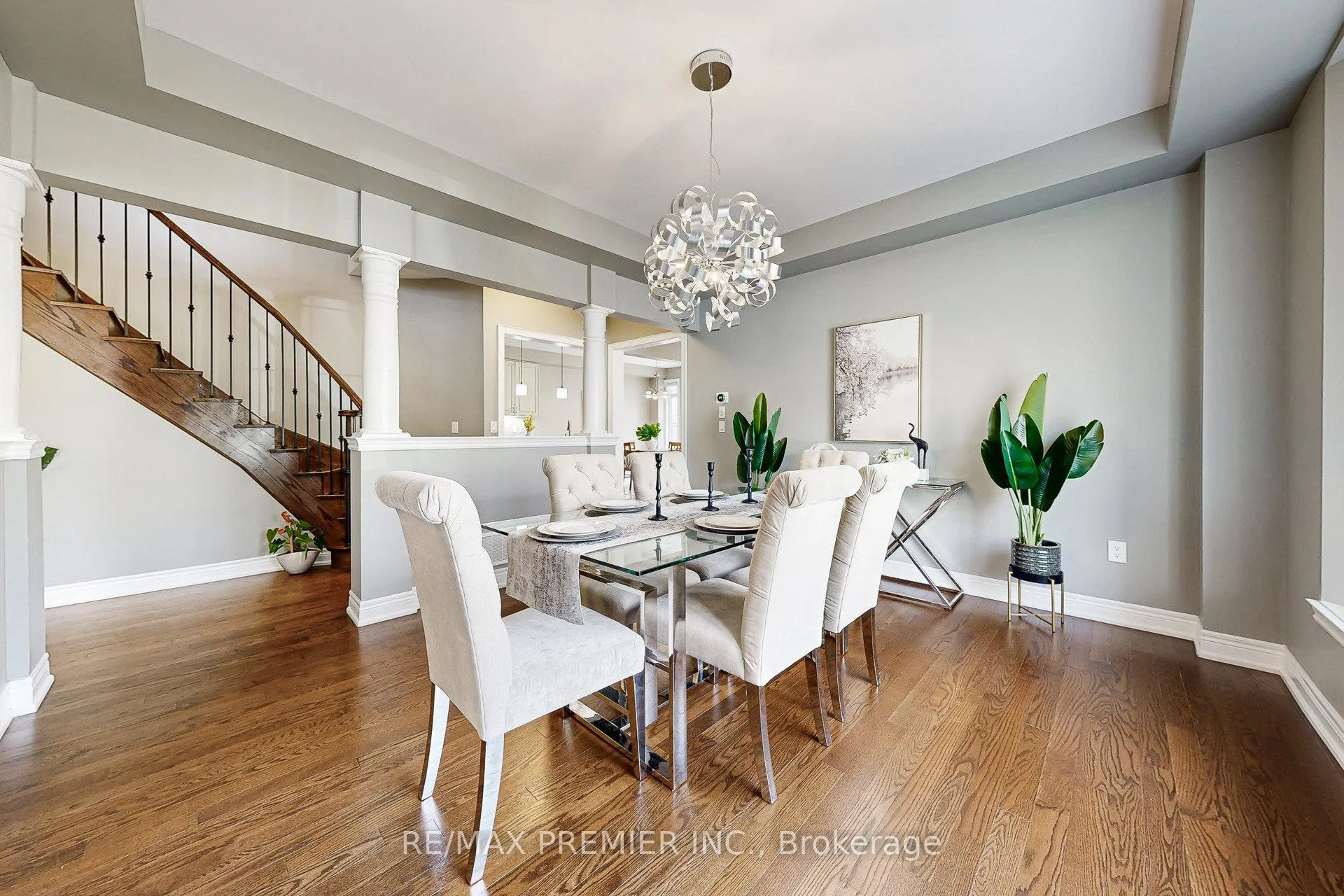 Photo 10 of 28 Rivoli Drive, Vaughan, Vellore Village — HOMEH