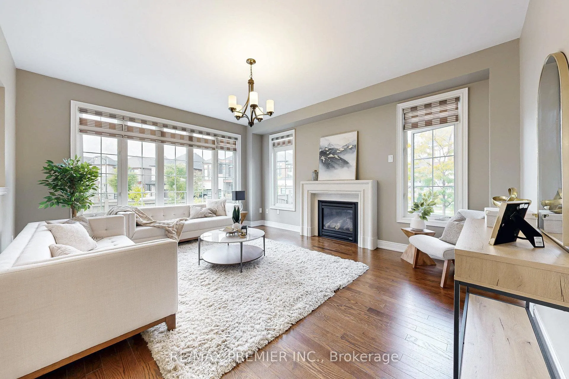 Photo 11 of 28 Rivoli Drive, Vaughan, Vellore Village — HOMEH