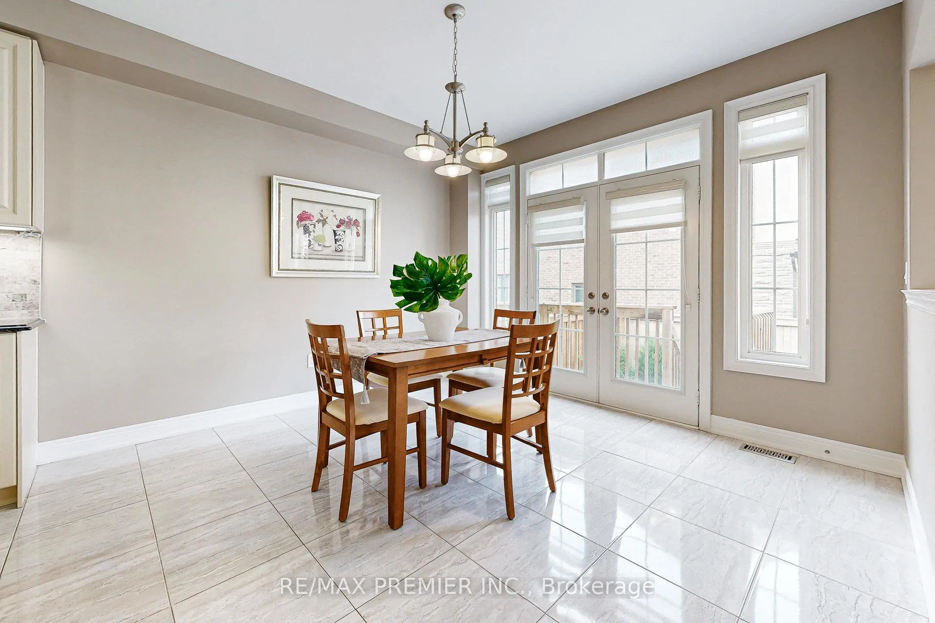 Photo 19 of 28 Rivoli Drive, Vaughan, Vellore Village — HOMEH