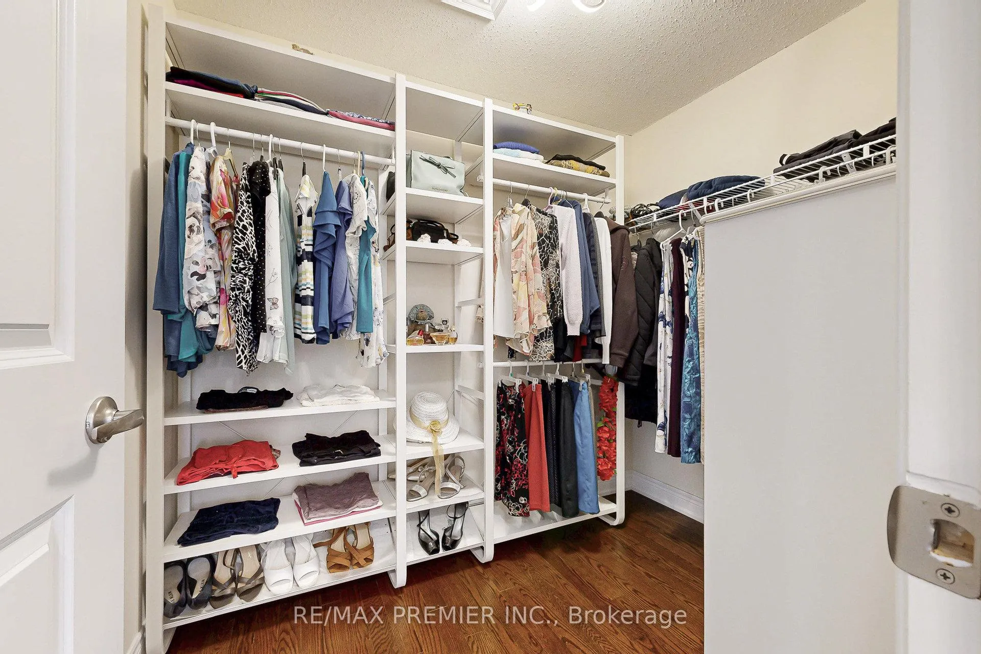 Photo 24 of 28 Rivoli Drive, Vaughan, Vellore Village — HOMEH