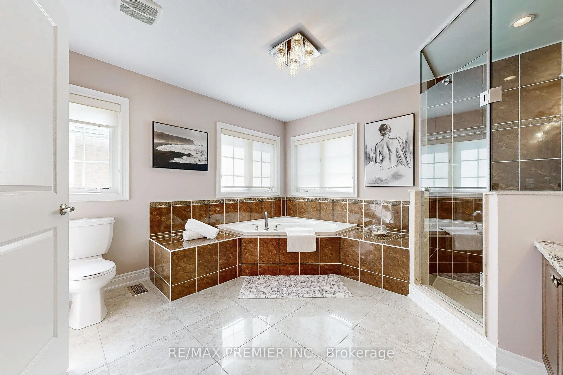 Photo 25 of 28 Rivoli Drive, Vaughan, Vellore Village — HOMEH