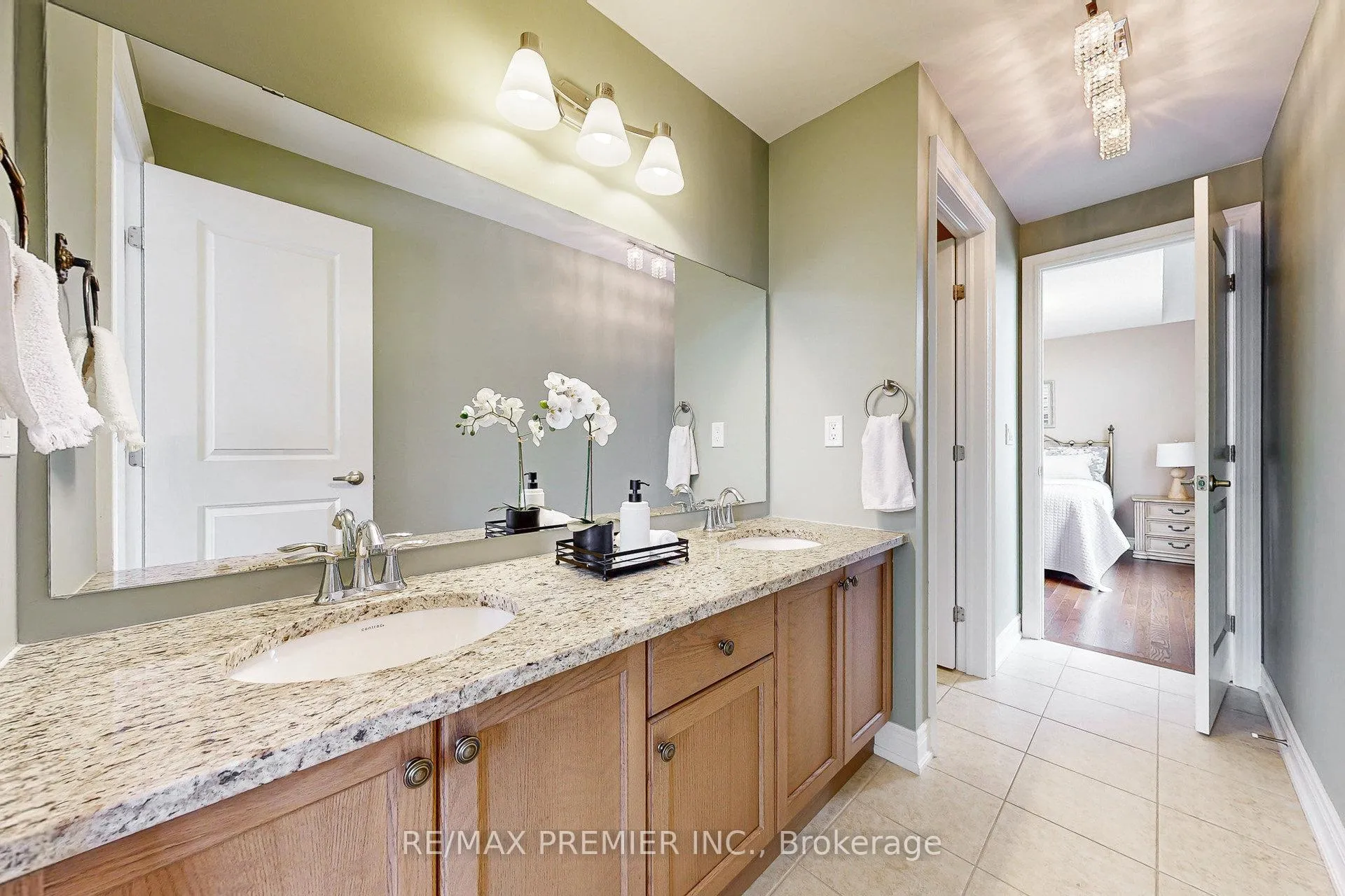 Photo 30 of 28 Rivoli Drive, Vaughan, Vellore Village — HOMEH