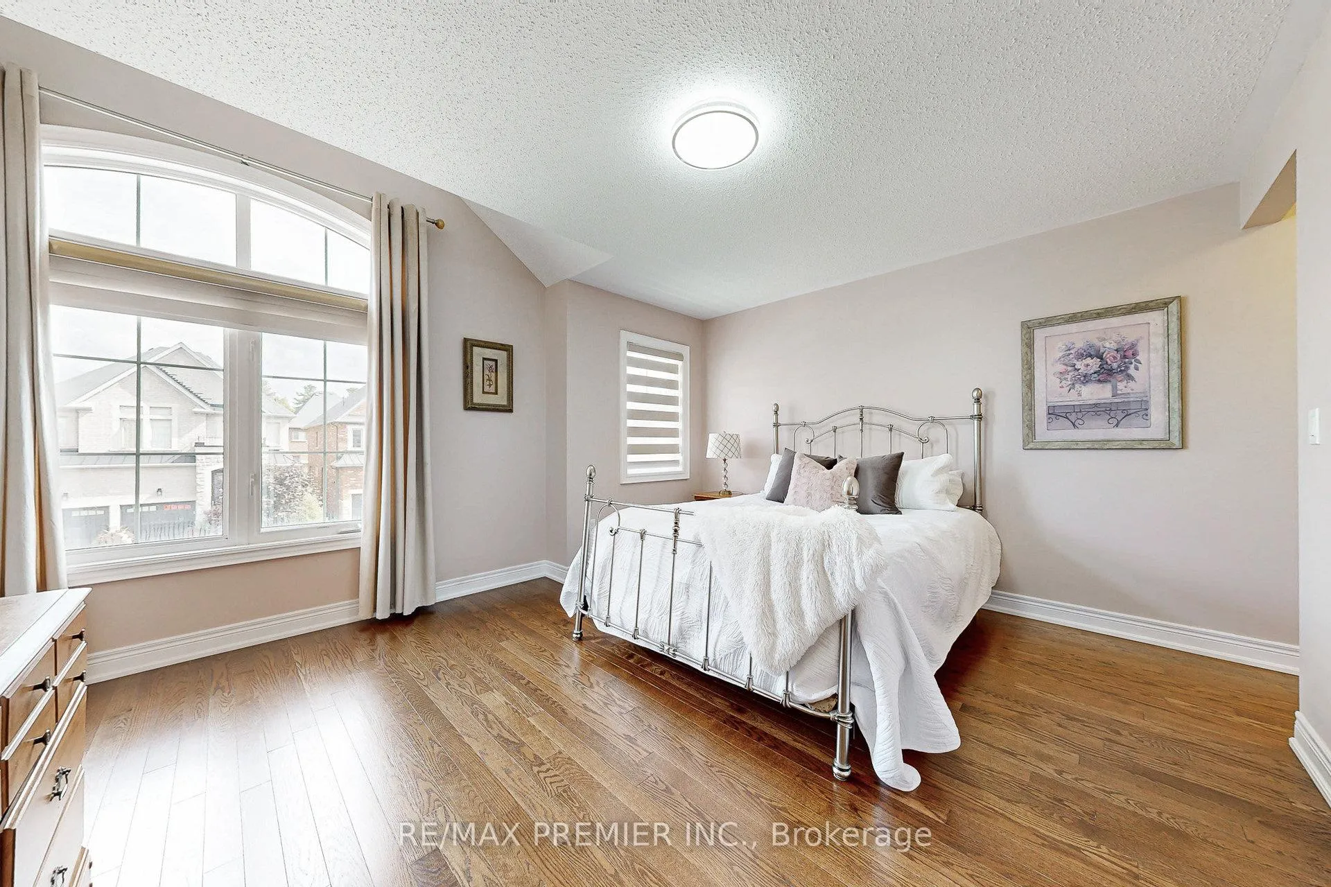 Photo 33 of 28 Rivoli Drive, Vaughan, Vellore Village — HOMEH