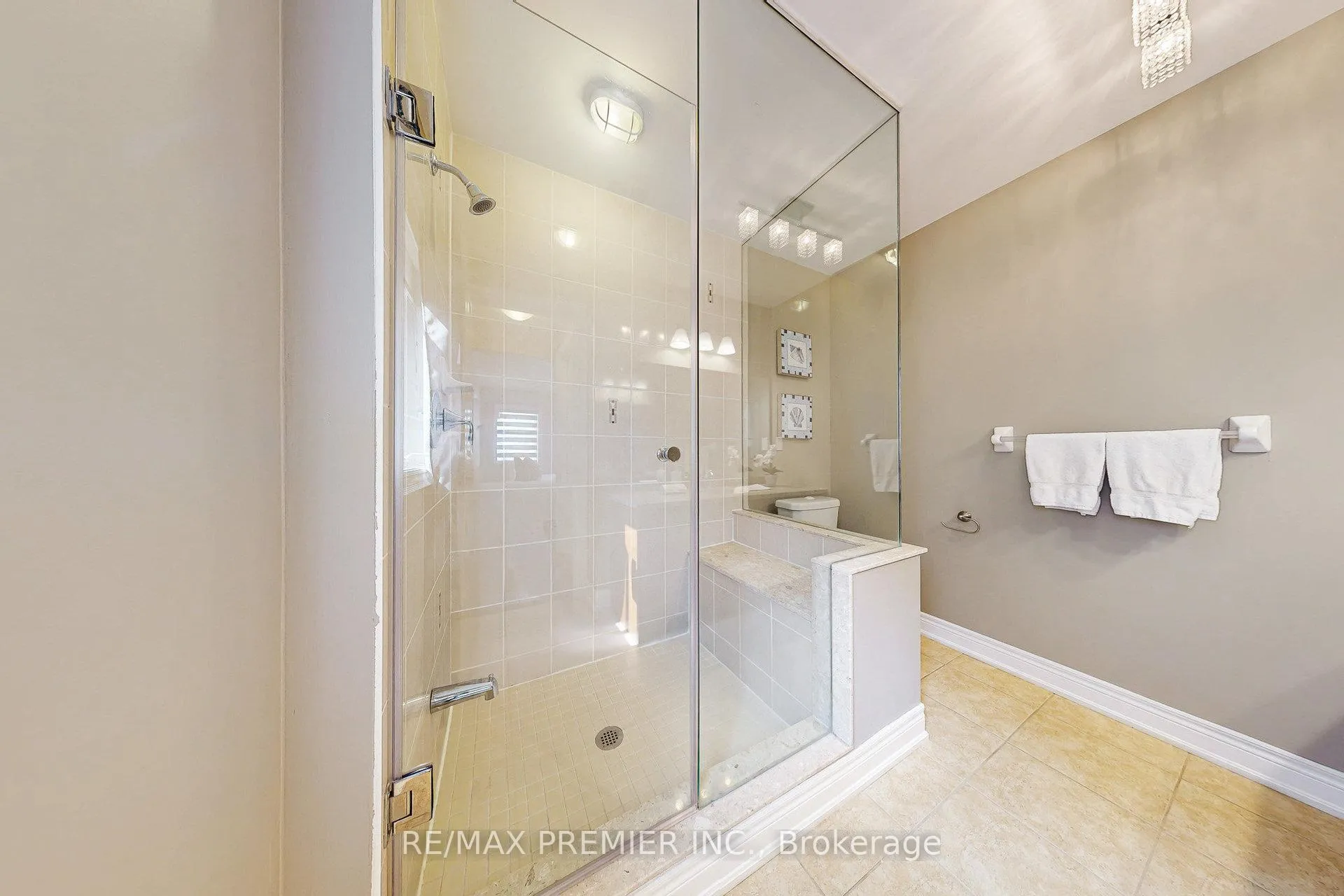Photo 34 of 28 Rivoli Drive, Vaughan, Vellore Village — HOMEH