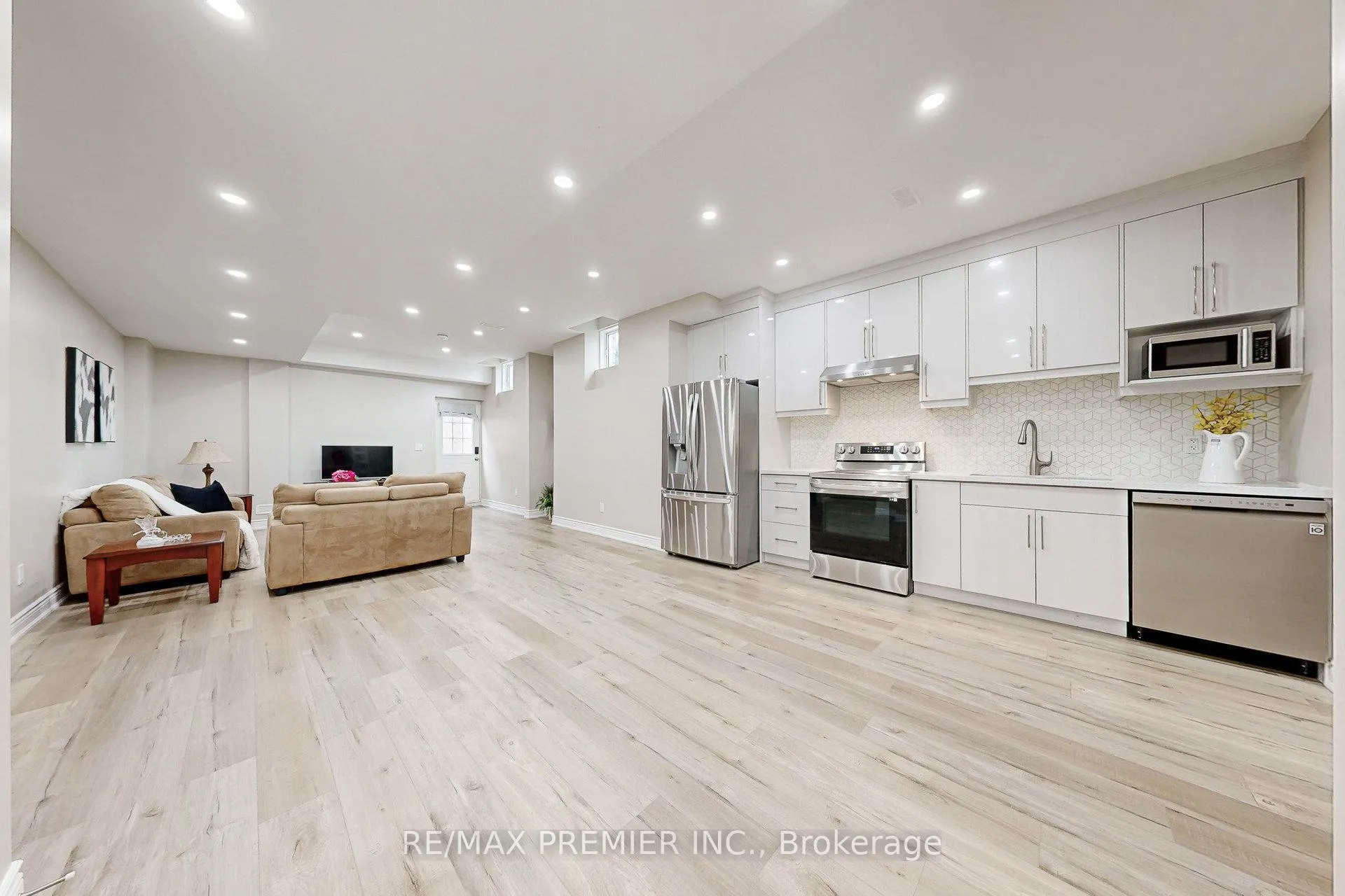 Photo 40 of 28 Rivoli Drive, Vaughan, Vellore Village — HOMEH
