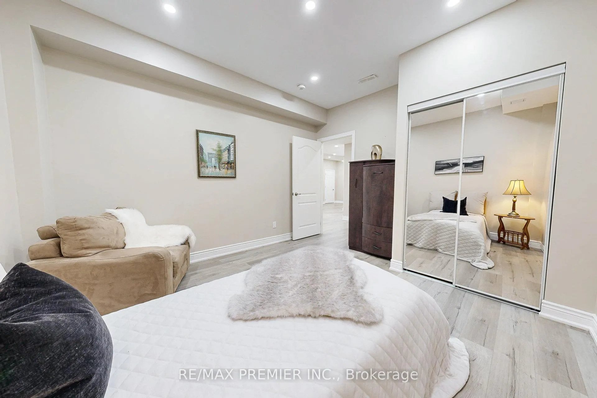 Photo 43 of 28 Rivoli Drive, Vaughan, Vellore Village — HOMEH