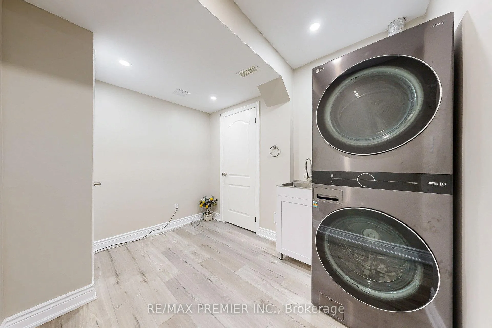Photo 45 of 28 Rivoli Drive, Vaughan, Vellore Village — HOMEH