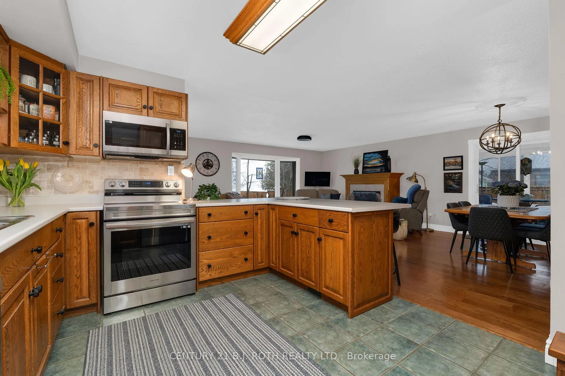 Photo 10 of 31 O'Connell Lane, Oro-Medonte, Rural Oro-Medonte — HOMEH